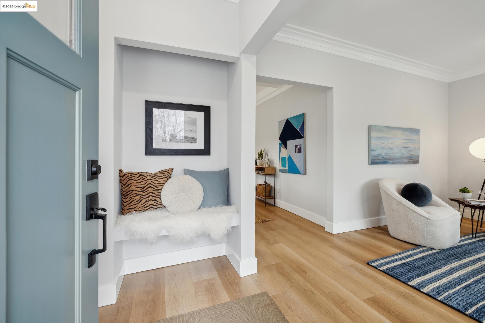Detail Gallery Image 3 of 55 For 617 59th St, Oakland,  CA 94609 - 4 Beds | 3 Baths