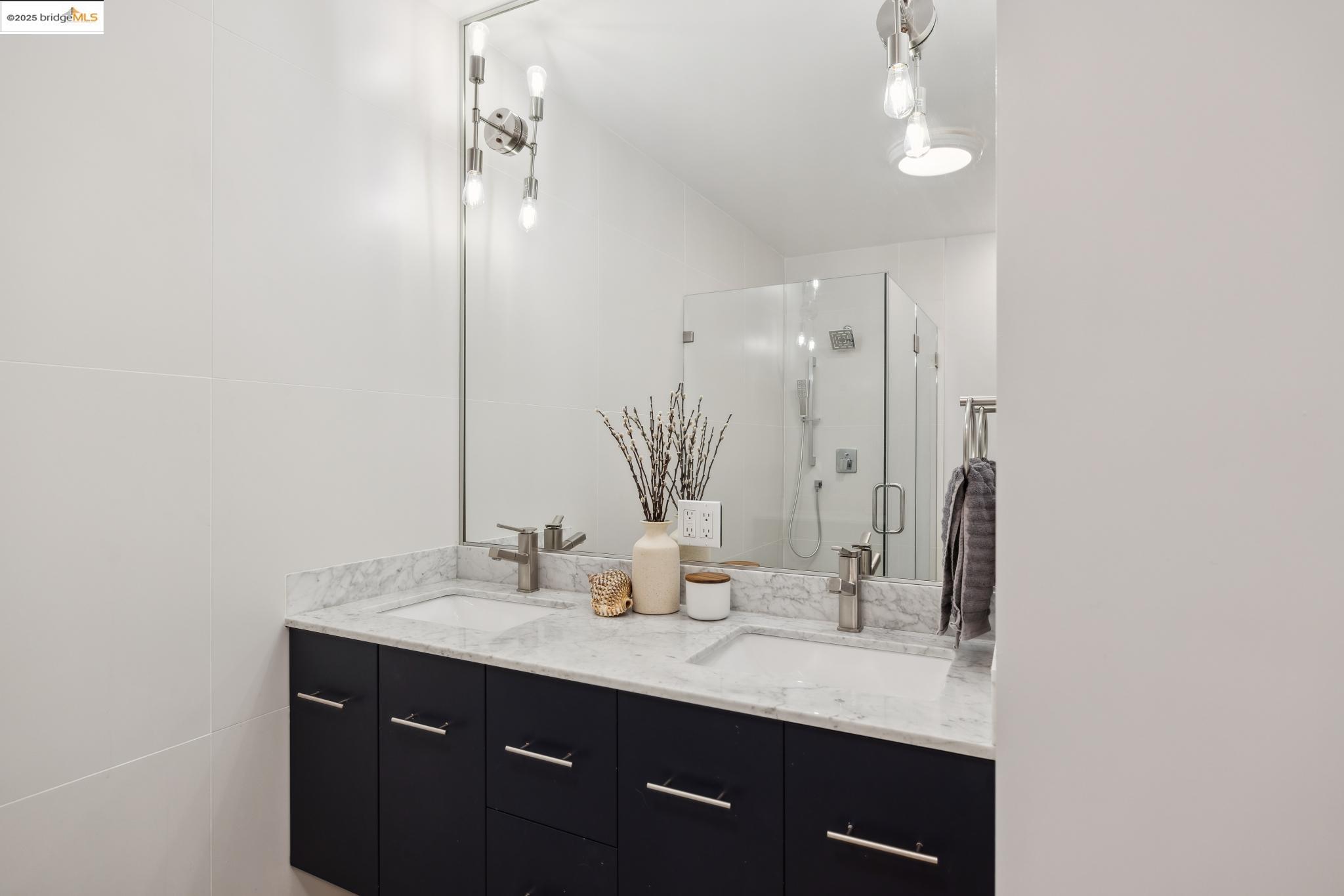 Detail Gallery Image 32 of 55 For 617 59th St, Oakland,  CA 94609 - 4 Beds | 3 Baths