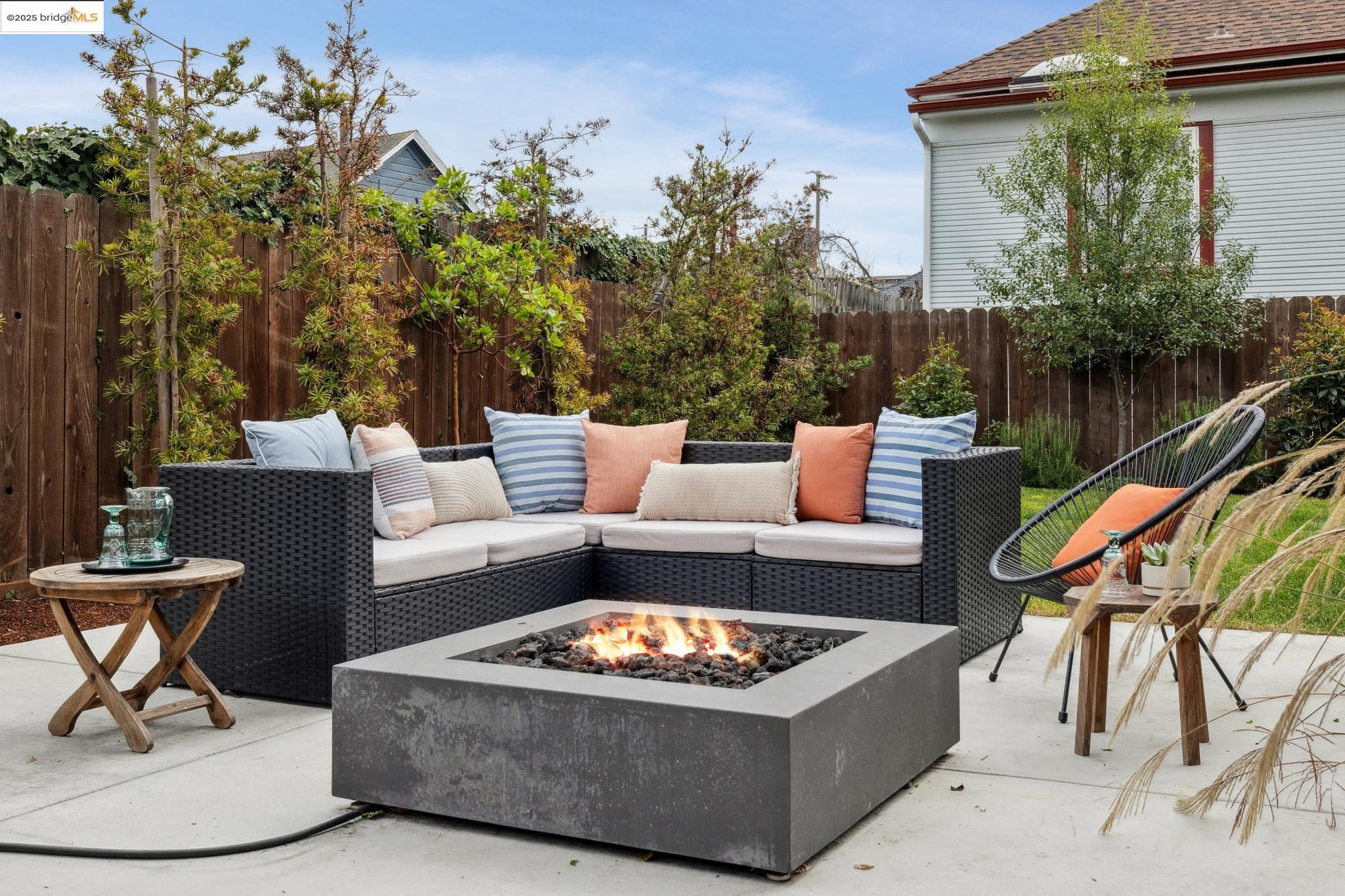 Detail Gallery Image 53 of 55 For 617 59th St, Oakland,  CA 94609 - 4 Beds | 3 Baths