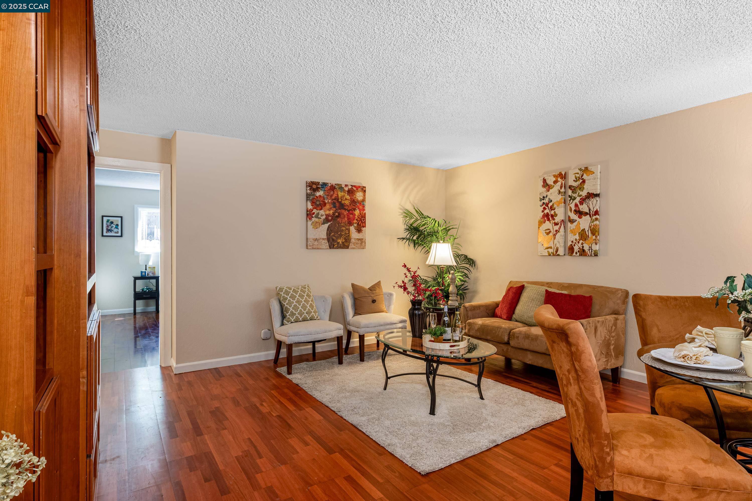 Photo #4: 41084135 Listing: Photo #4