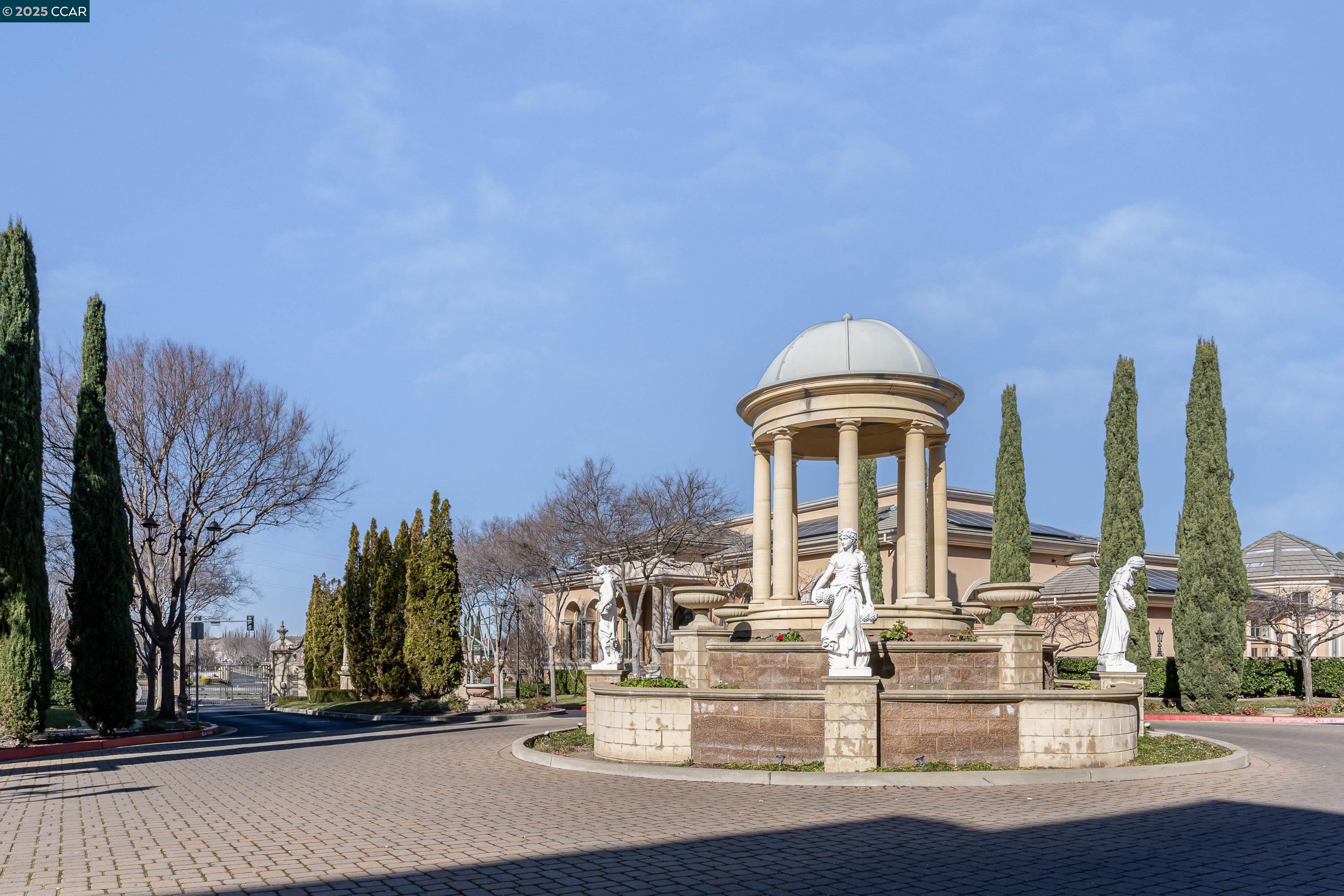 Detail Gallery Image 3 of 59 For 1146 Waltz Ct, Vallejo,  CA 94591 - 2 Beds | 2 Baths