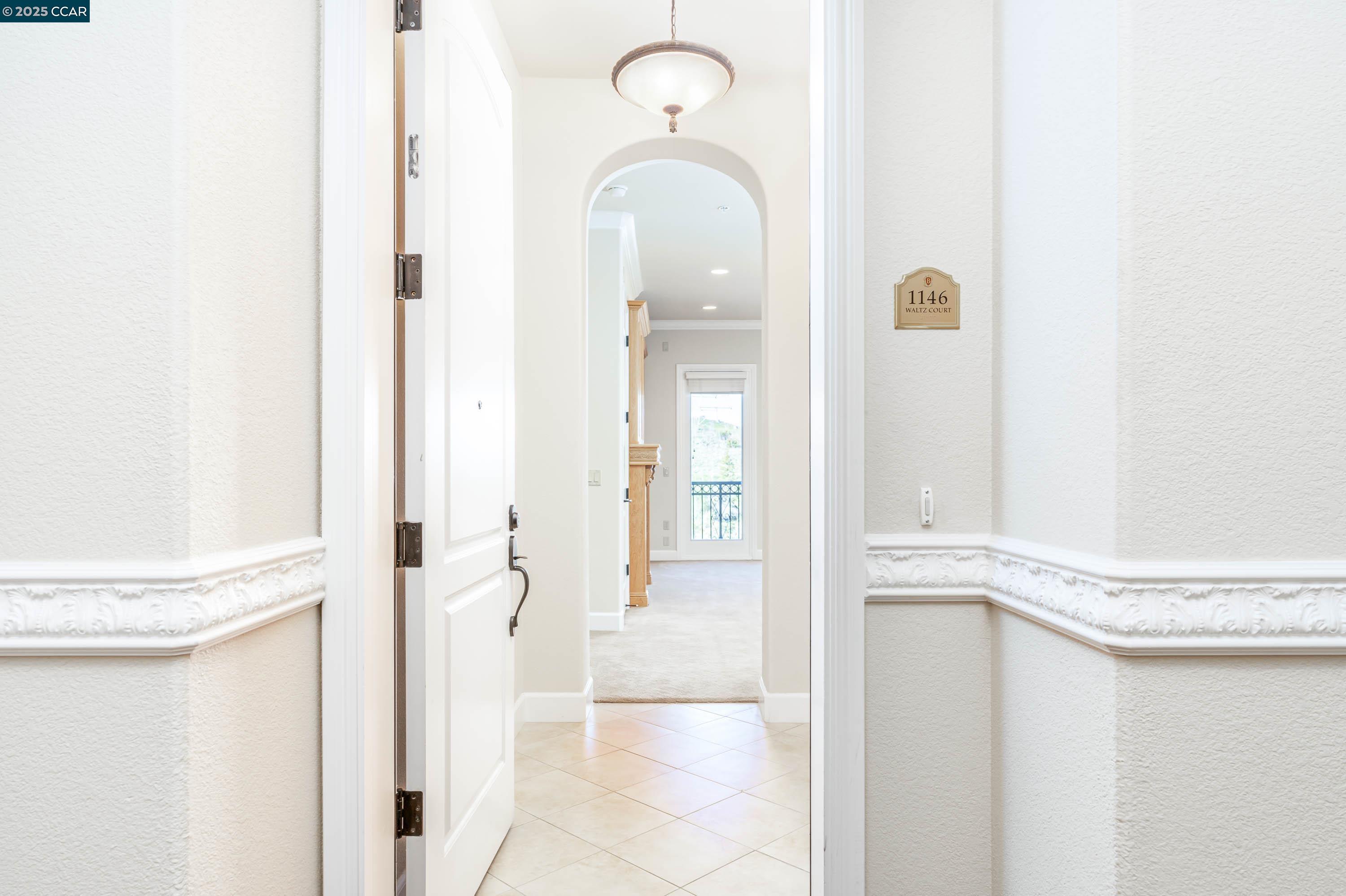 Detail Gallery Image 6 of 59 For 1146 Waltz Ct, Vallejo,  CA 94591 - 2 Beds | 2 Baths