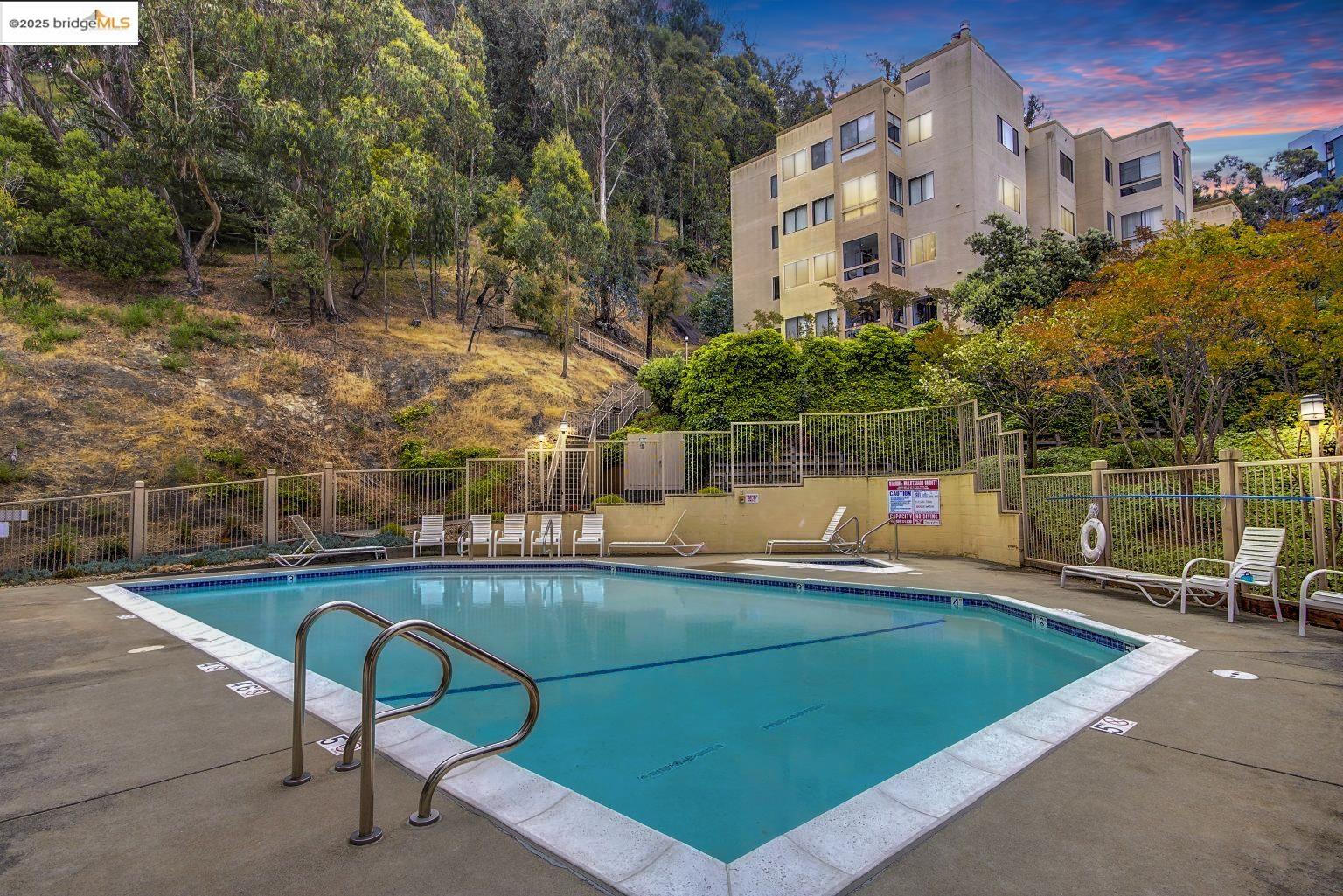 545 Pierce St # 2410, Albany, California 94706, 2 Bedrooms Bedrooms, 5 Rooms Rooms,2 BathroomsBathrooms,Residential,For Sale,545 Pierce St # 2410,41084172