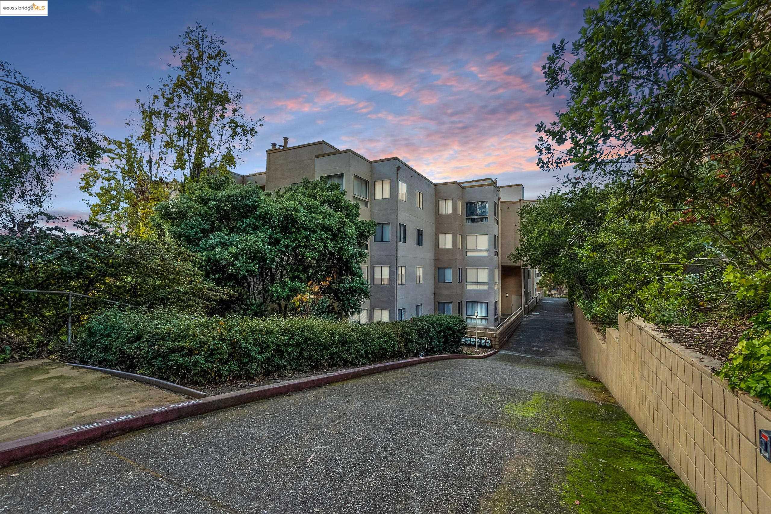 545 Pierce St # 2410, Albany, California 94706, 2 Bedrooms Bedrooms, 5 Rooms Rooms,2 BathroomsBathrooms,Residential,For Sale,545 Pierce St # 2410,41084172