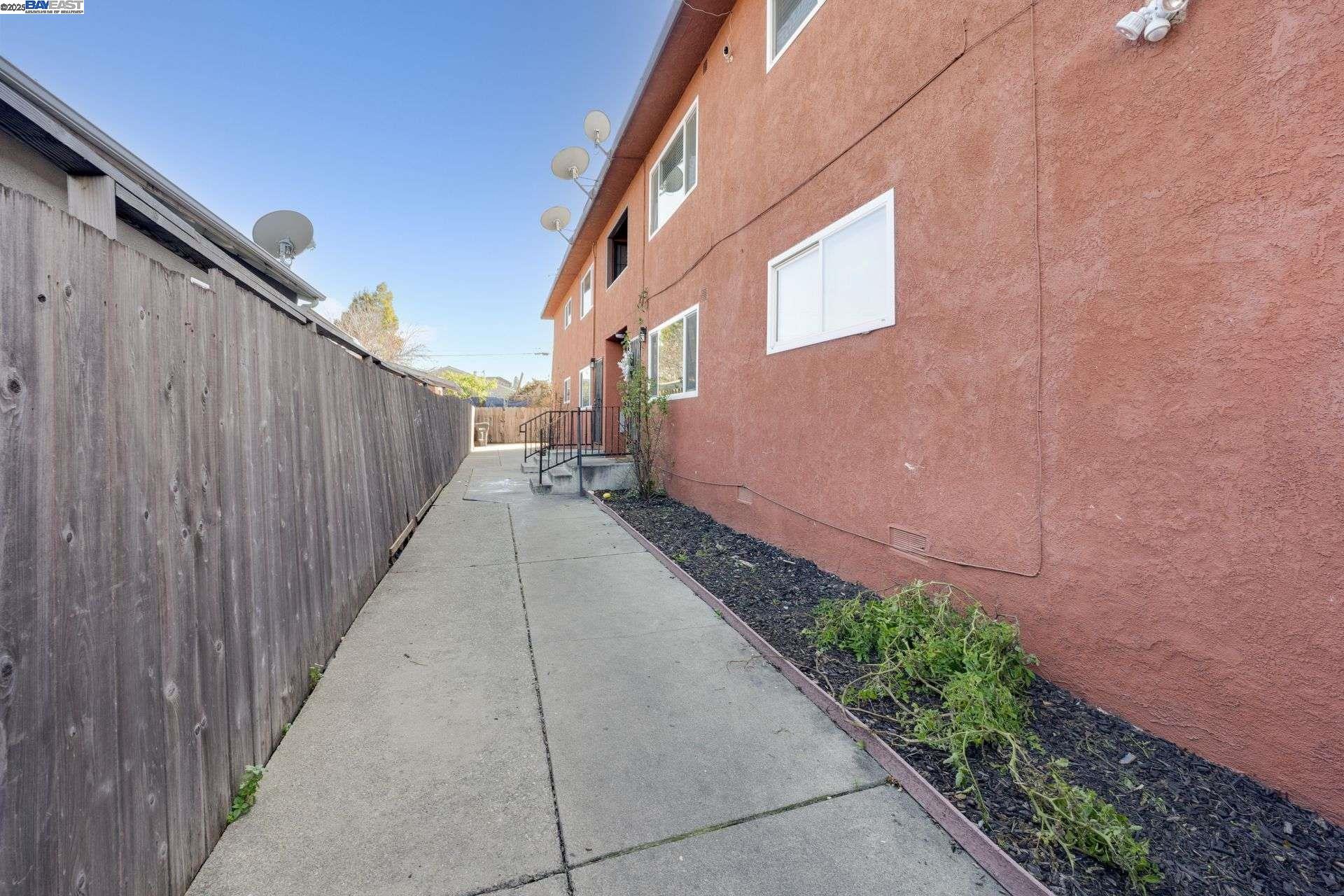 property-img