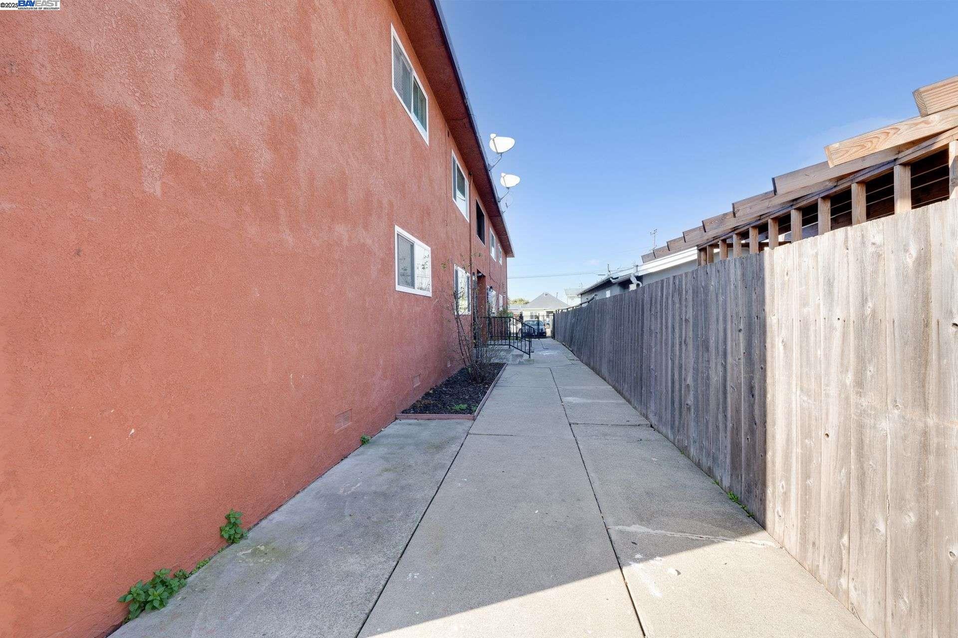 property-img