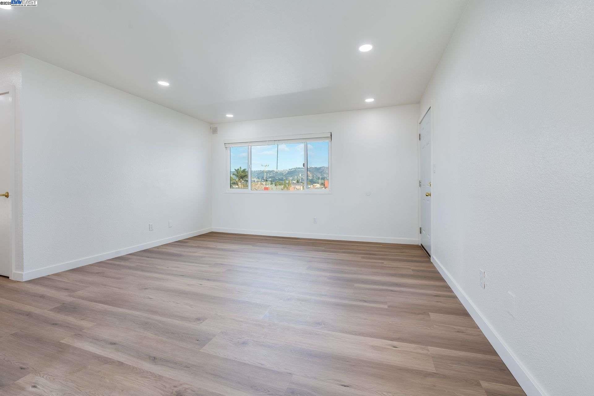 property-img