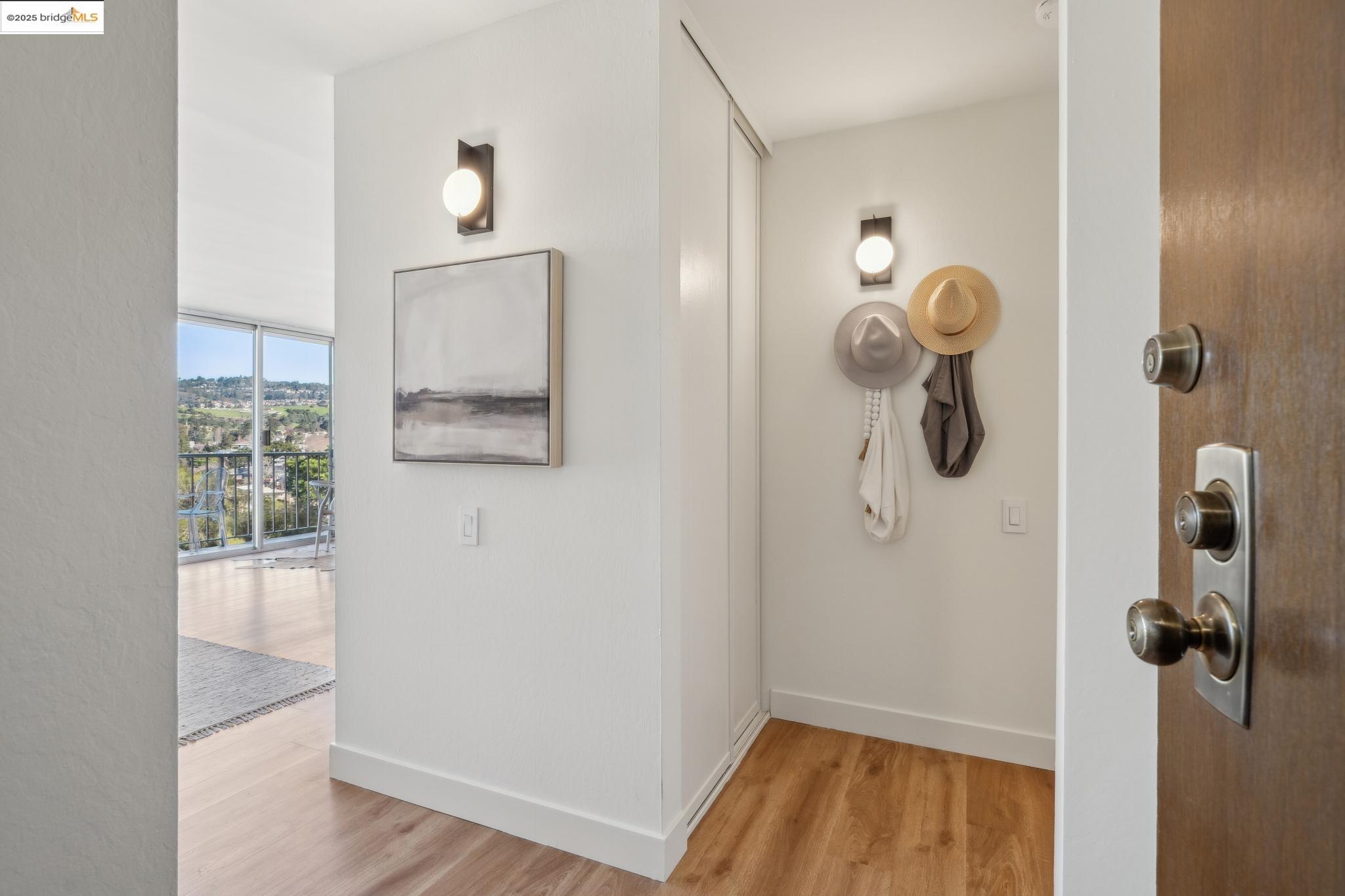 1 Kelton Ct # 7G, Oakland, California 94611, 1 Bedroom Bedrooms, 3 Rooms Rooms,1 BathroomBathrooms,Residential,For Sale,1 Kelton Ct # 7G,41084182