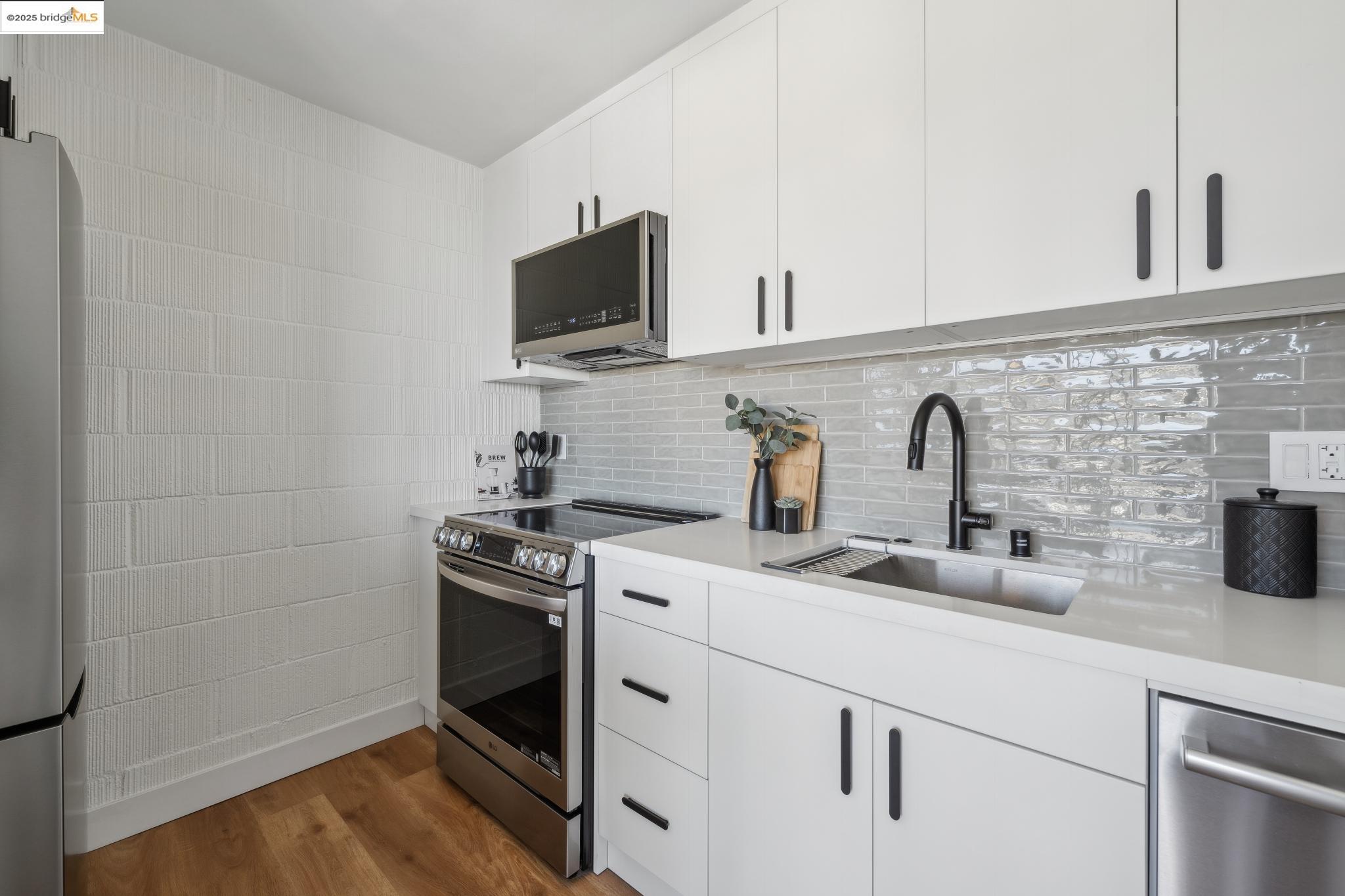 1 Kelton Ct # 7G, Oakland, California 94611, 1 Bedroom Bedrooms, 3 Rooms Rooms,1 BathroomBathrooms,Residential,For Sale,1 Kelton Ct # 7G,41084182