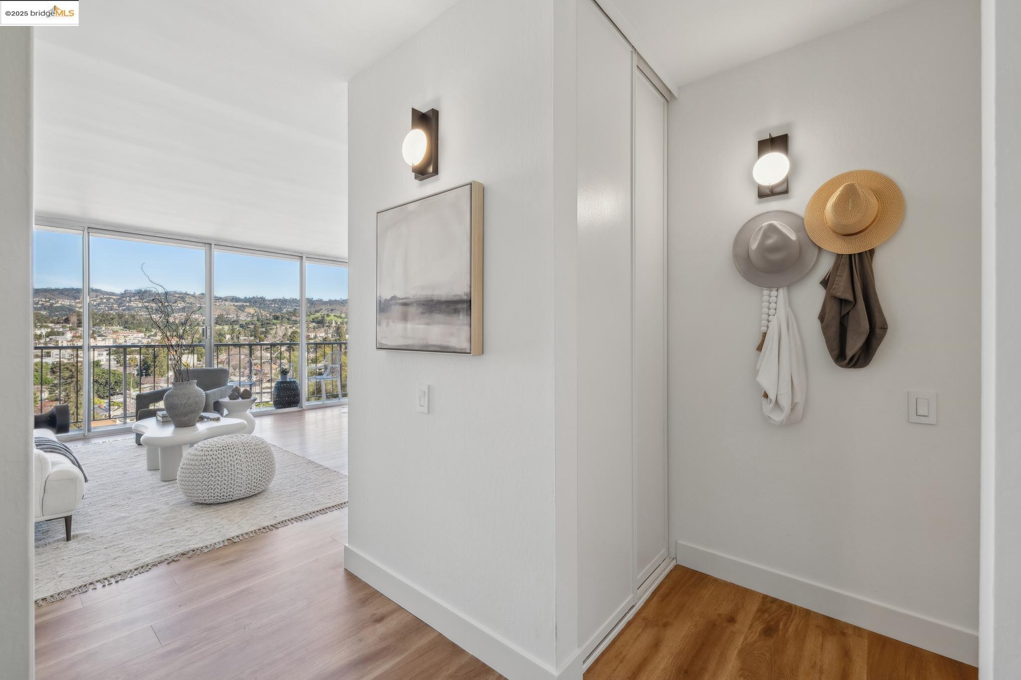 1 Kelton Ct # 7G, Oakland, California 94611, 1 Bedroom Bedrooms, 3 Rooms Rooms,1 BathroomBathrooms,Residential,For Sale,1 Kelton Ct # 7G,41084182