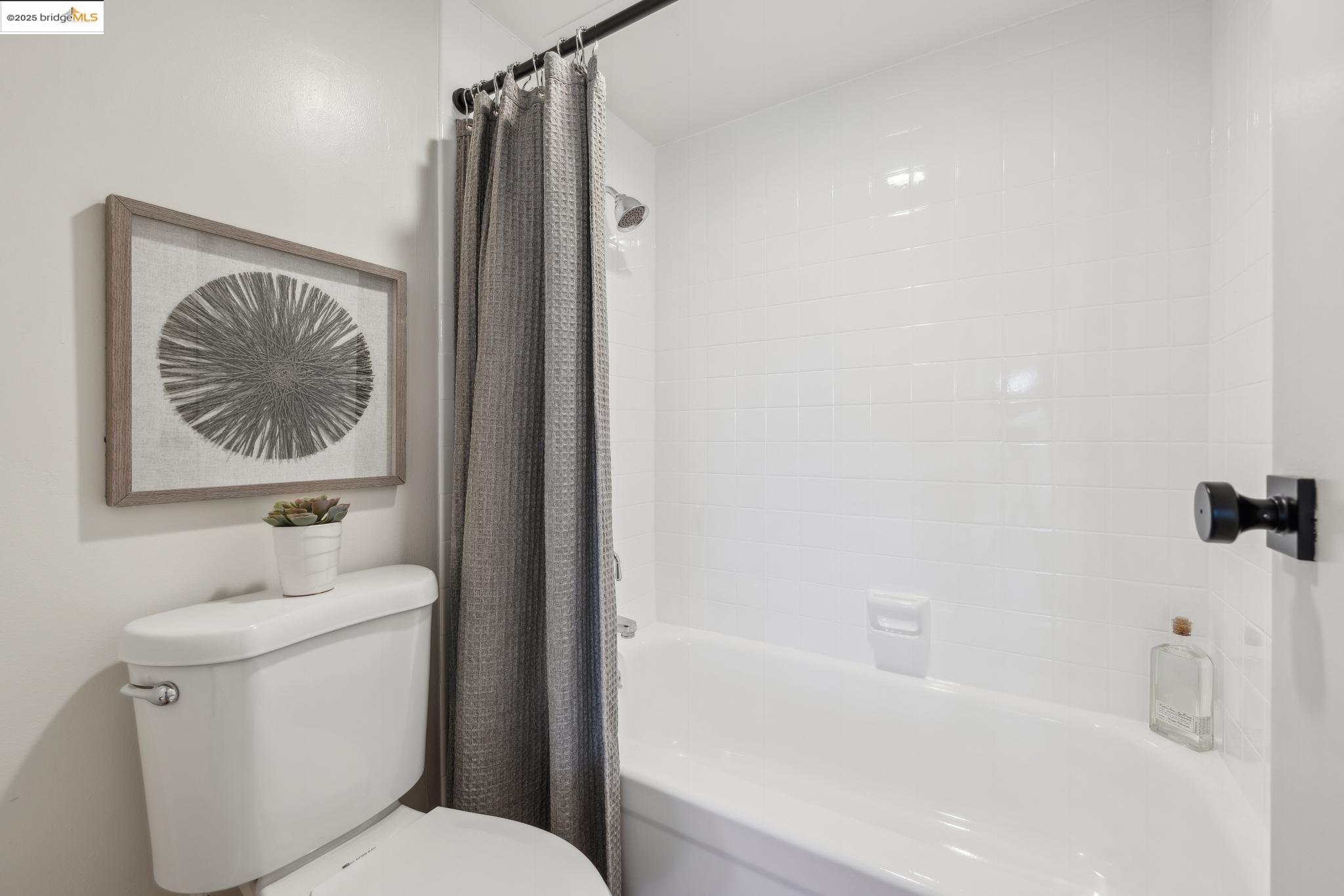 1 Kelton Ct # 7G, Oakland, California 94611, 1 Bedroom Bedrooms, 3 Rooms Rooms,1 BathroomBathrooms,Residential,For Sale,1 Kelton Ct # 7G,41084182