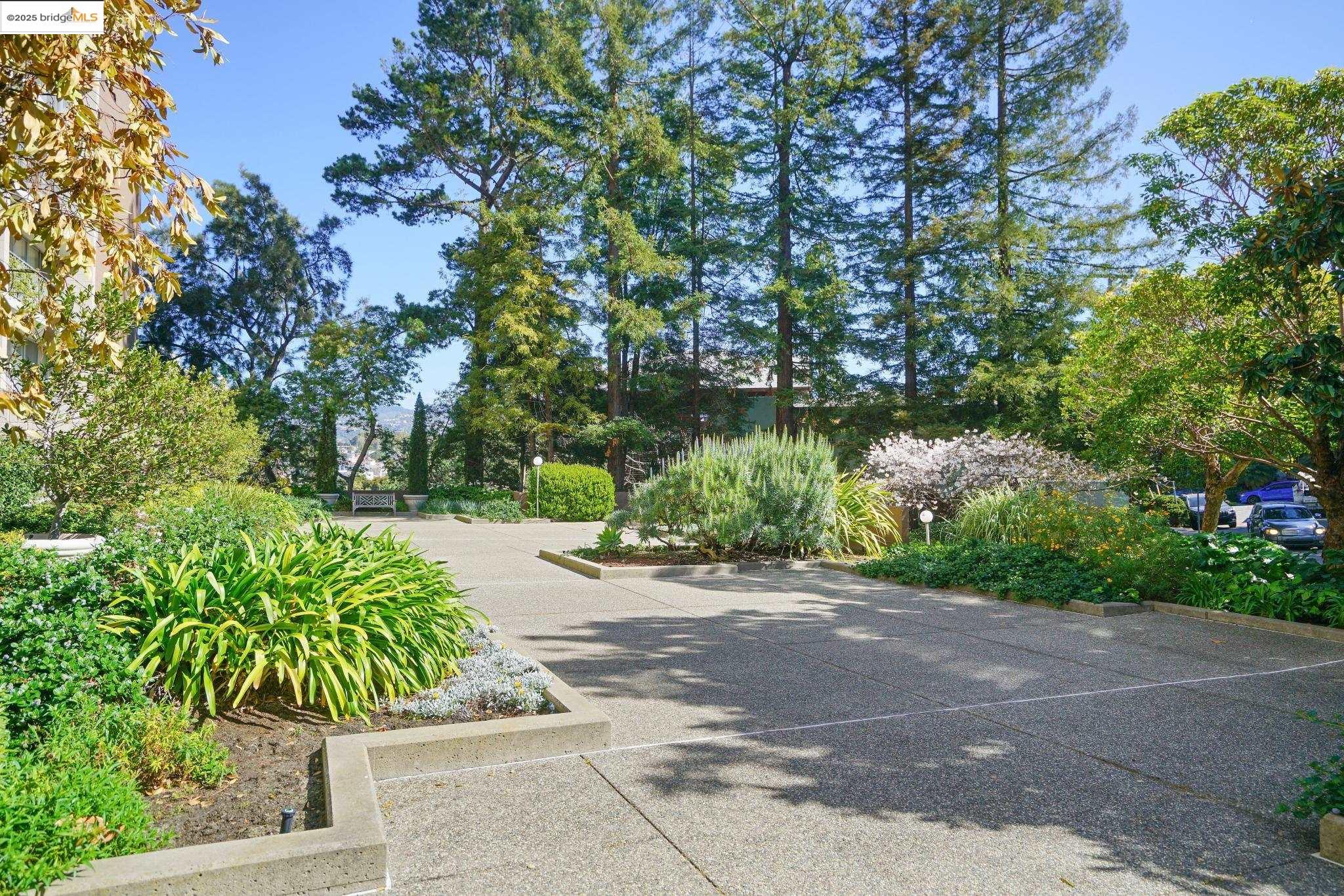 1 Kelton Ct # 7G, Oakland, California 94611, 1 Bedroom Bedrooms, 3 Rooms Rooms,1 BathroomBathrooms,Residential,For Sale,1 Kelton Ct # 7G,41084182