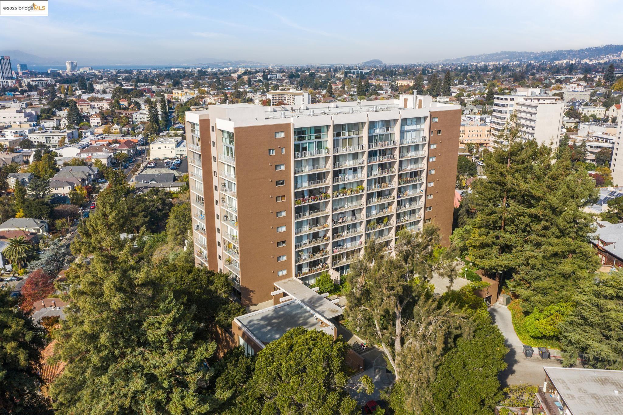 1 Kelton Ct # 7G, Oakland, California 94611, 1 Bedroom Bedrooms, 3 Rooms Rooms,1 BathroomBathrooms,Residential,For Sale,1 Kelton Ct # 7G,41084182