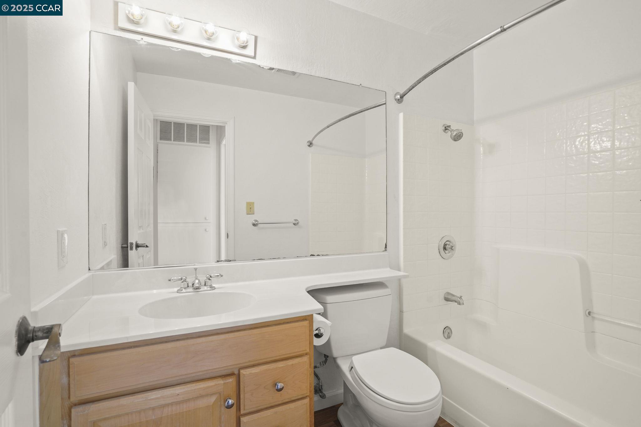 Photo #5: 41084193 Listing 