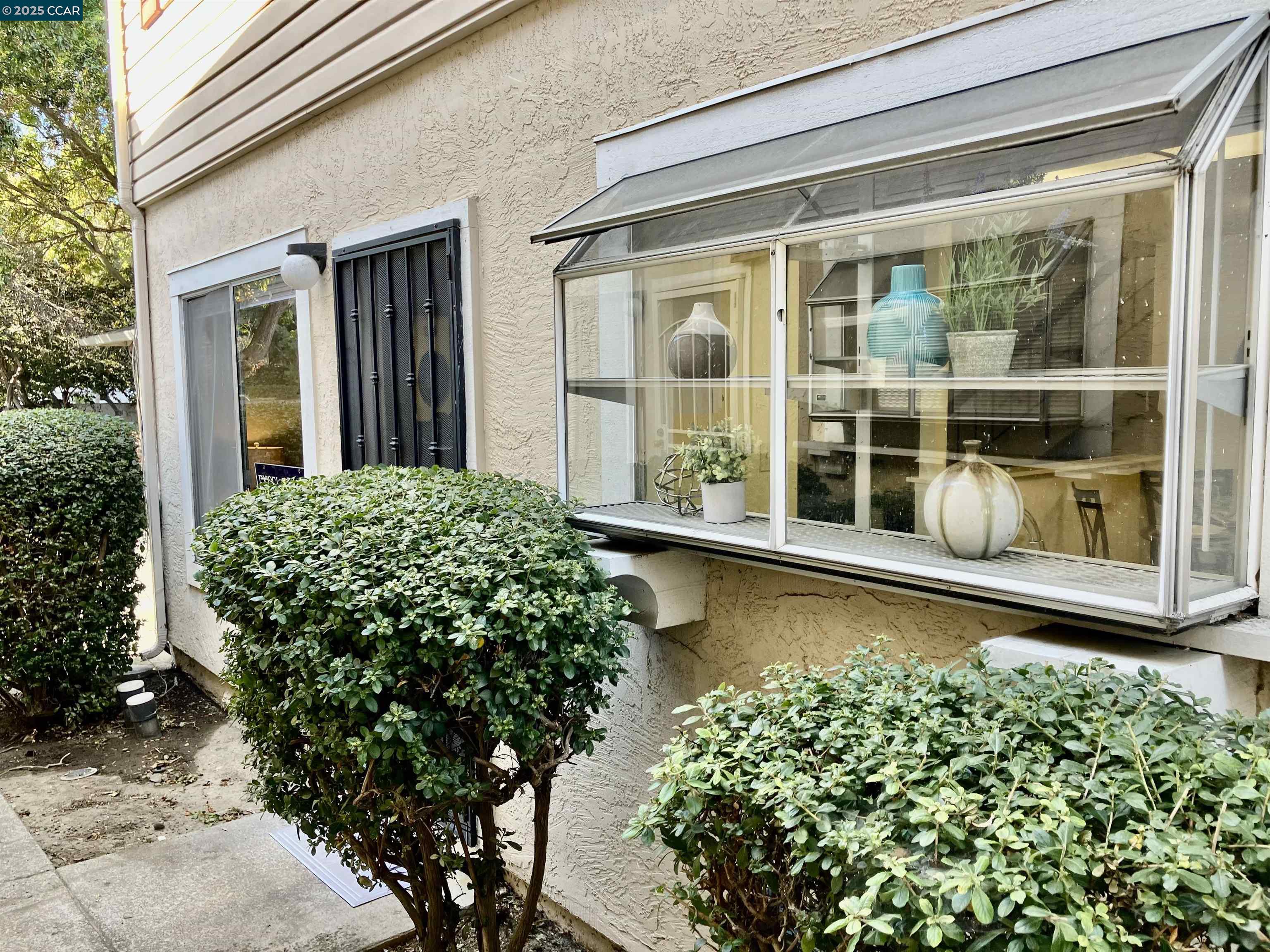 MLS: 41084213 Condo For Sale