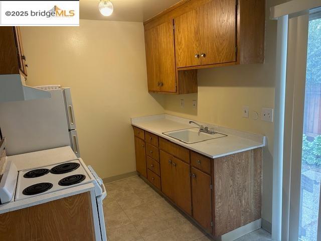 Detail Gallery Image 3 of 5 For 1736 Parker St, Berkeley,  CA 94703 - 2 Beds | 1 Baths