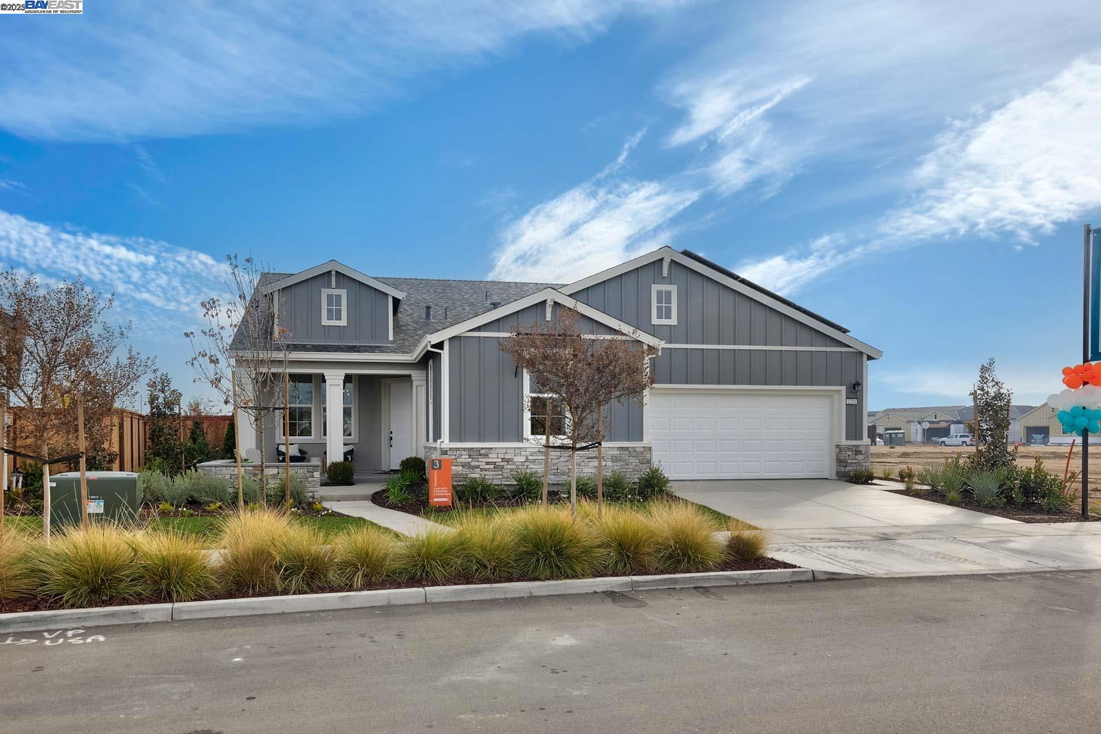 Detail Gallery Image 2 of 54 For 1081 Finley Drive, Manteca,  CA 95336 - 2 Beds | 2/1 Baths