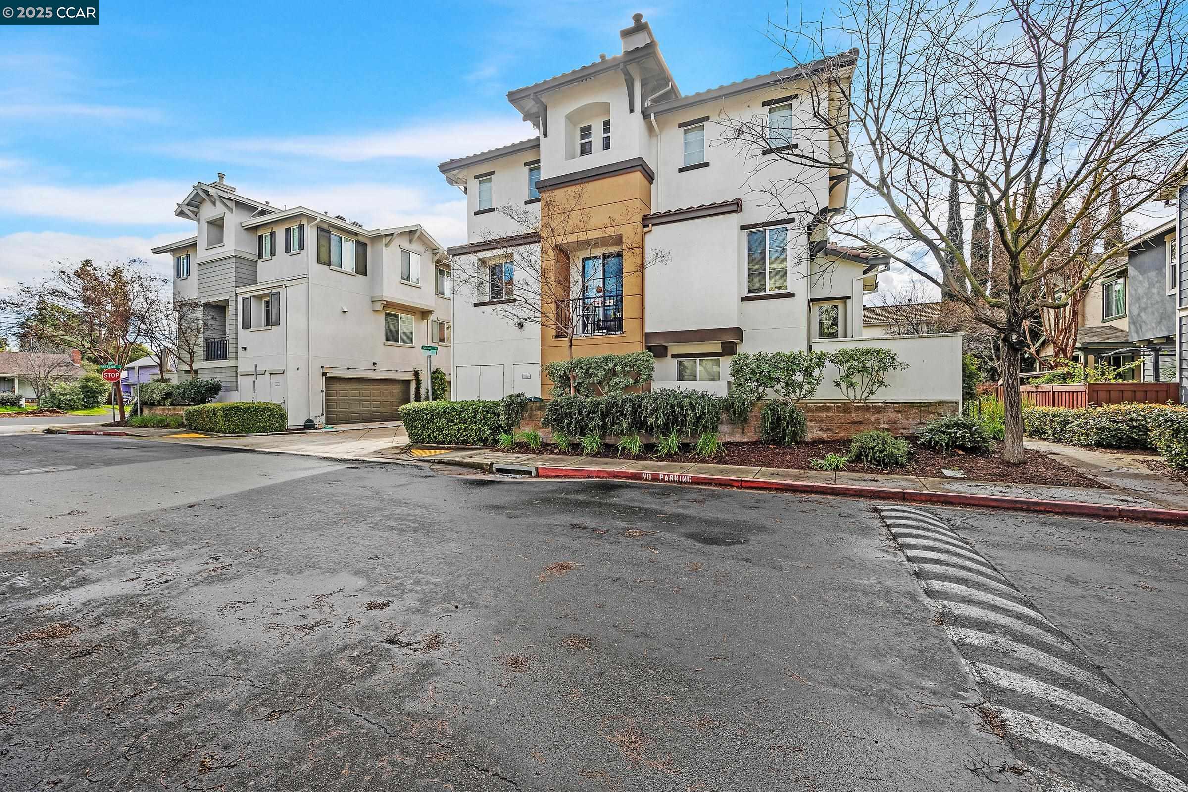 Detail Gallery Image 1 of 1 For 2850 Jefferson Ln, Concord,  CA 94519 - 4 Beds | 2/1 Baths