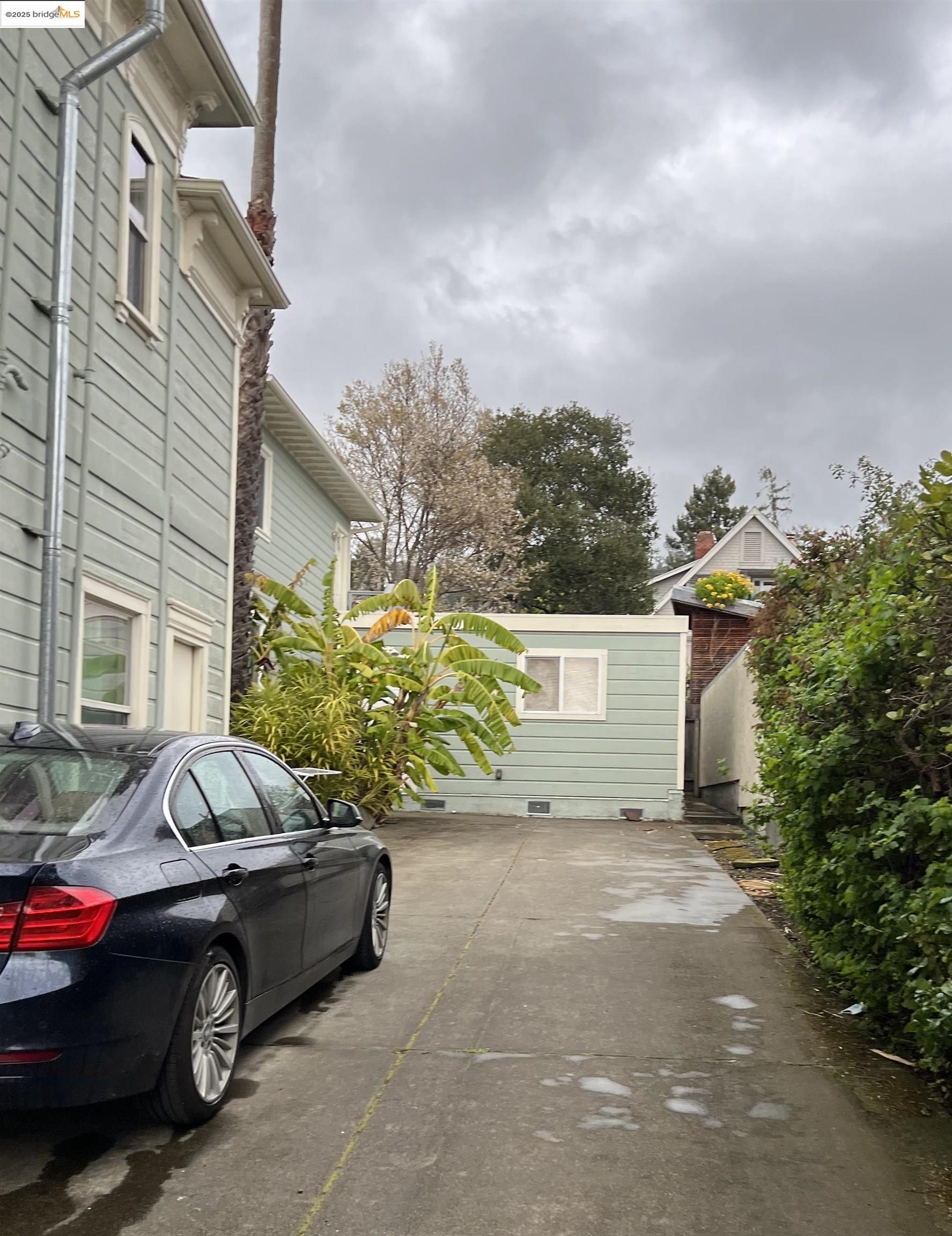 Detail Gallery Image 1 of 6 For 1423 Oxford St #1/2 a,  Berkeley,  CA 94709 - 0 Beds | 1 Baths