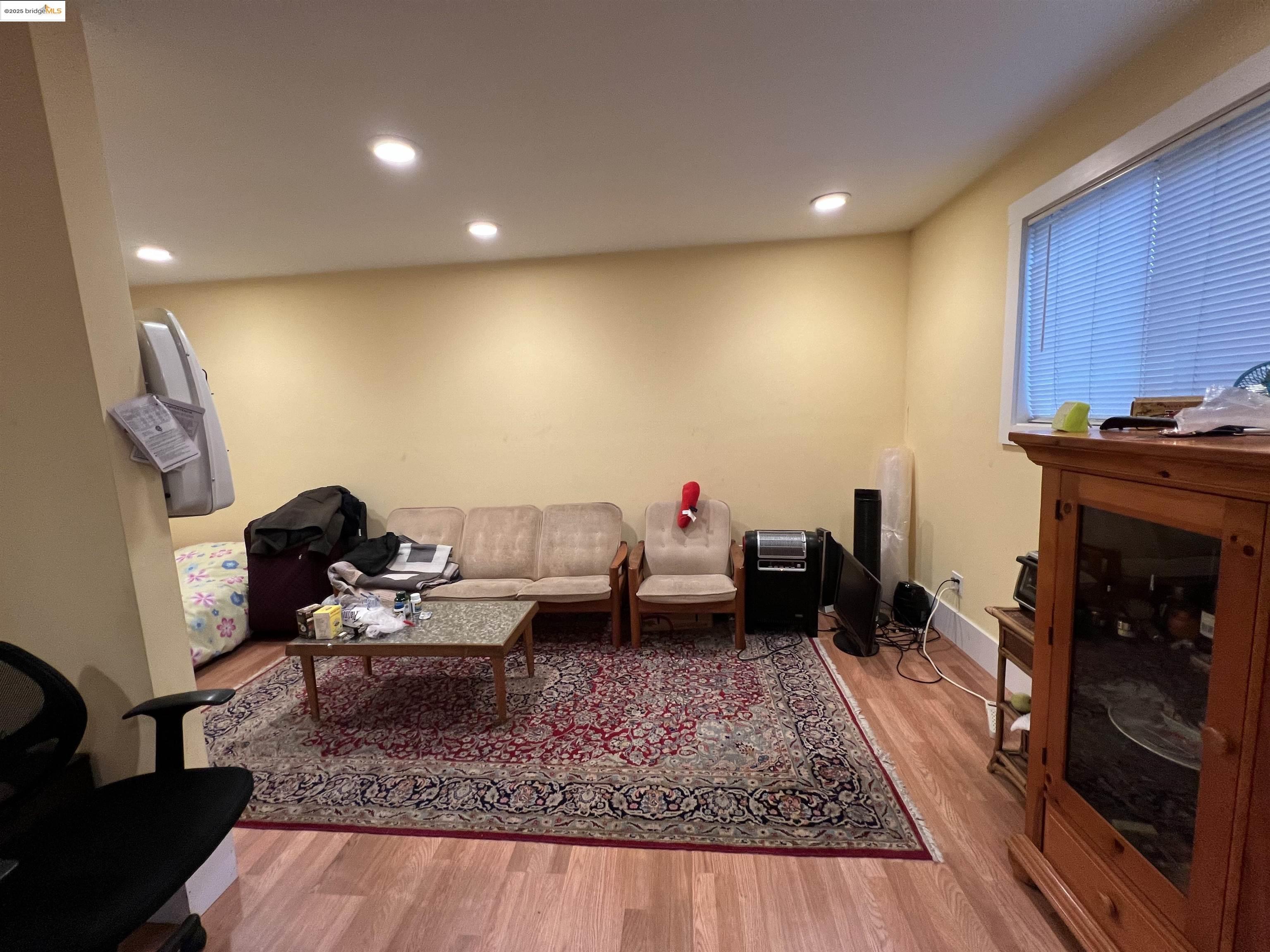 Detail Gallery Image 2 of 6 For 1423 Oxford St #1/2 a,  Berkeley,  CA 94709 - 0 Beds | 1 Baths