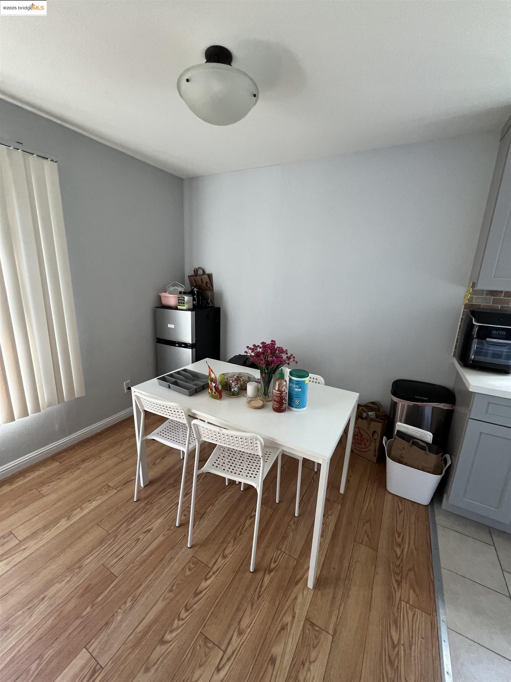 Detail Gallery Image 3 of 8 For 2636 Warring St #205,  Berkeley,  CA 94704 - 2 Beds | 1 Baths