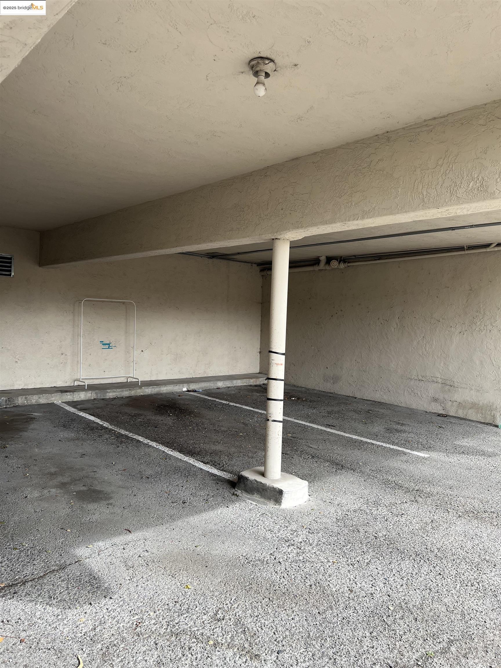 Detail Gallery Image 8 of 8 For 2636 Warring St #103,  Berkeley,  CA 94704 - 1 Beds | 1 Baths