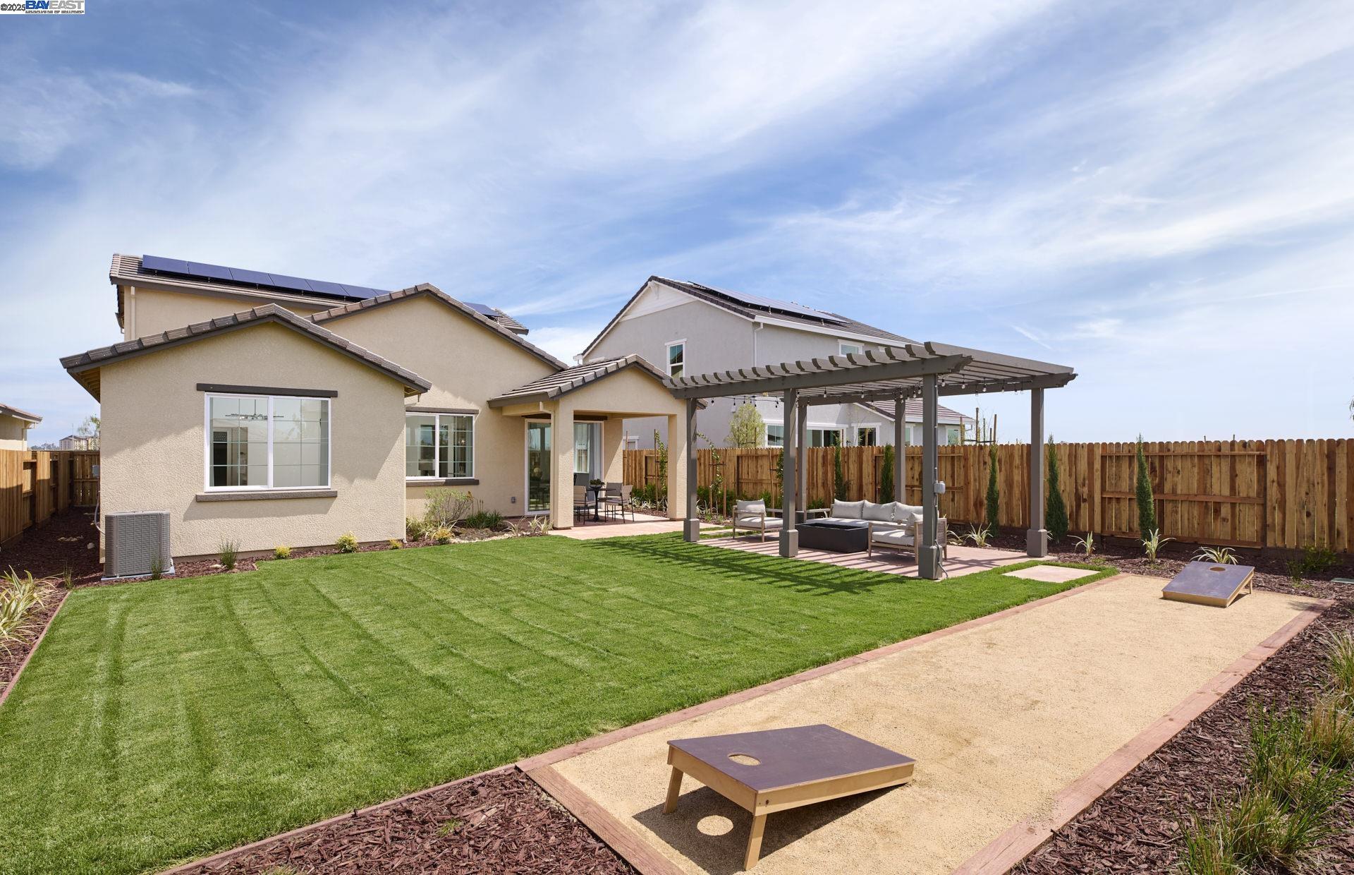 Detail Gallery Image 1 of 10 For Finestra Drive, Manteca,  CA 95337 - 4 Beds | 3 Baths