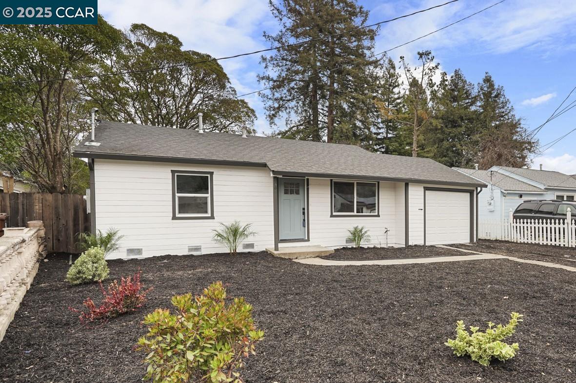 Detail Gallery Image 1 of 1 For 26 Archer Avenue, Napa,  CA 94558 - 2 Beds | 1 Baths