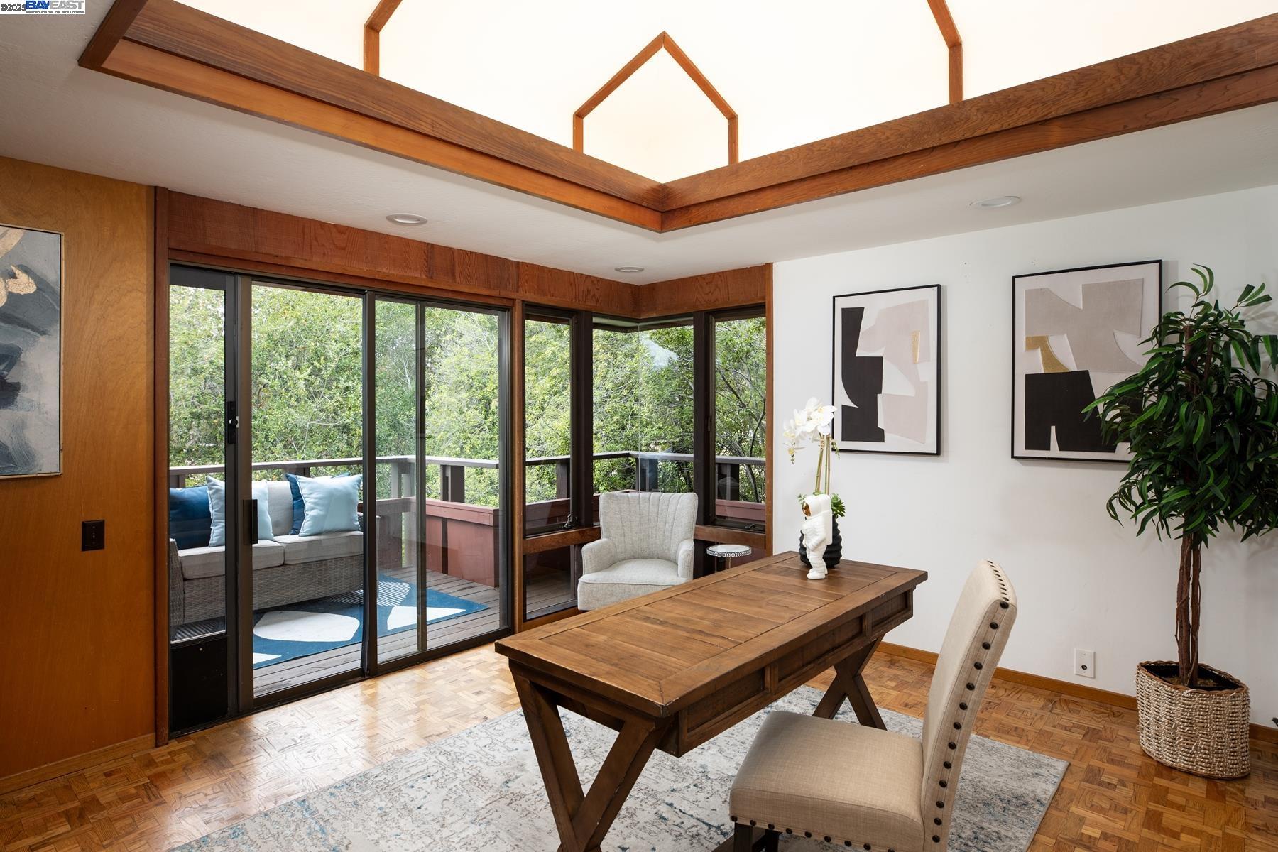 Detail Gallery Image 14 of 42 For 866 Tolman Dr, Stanford,  CA 94305 - 5 Beds | 3 Baths