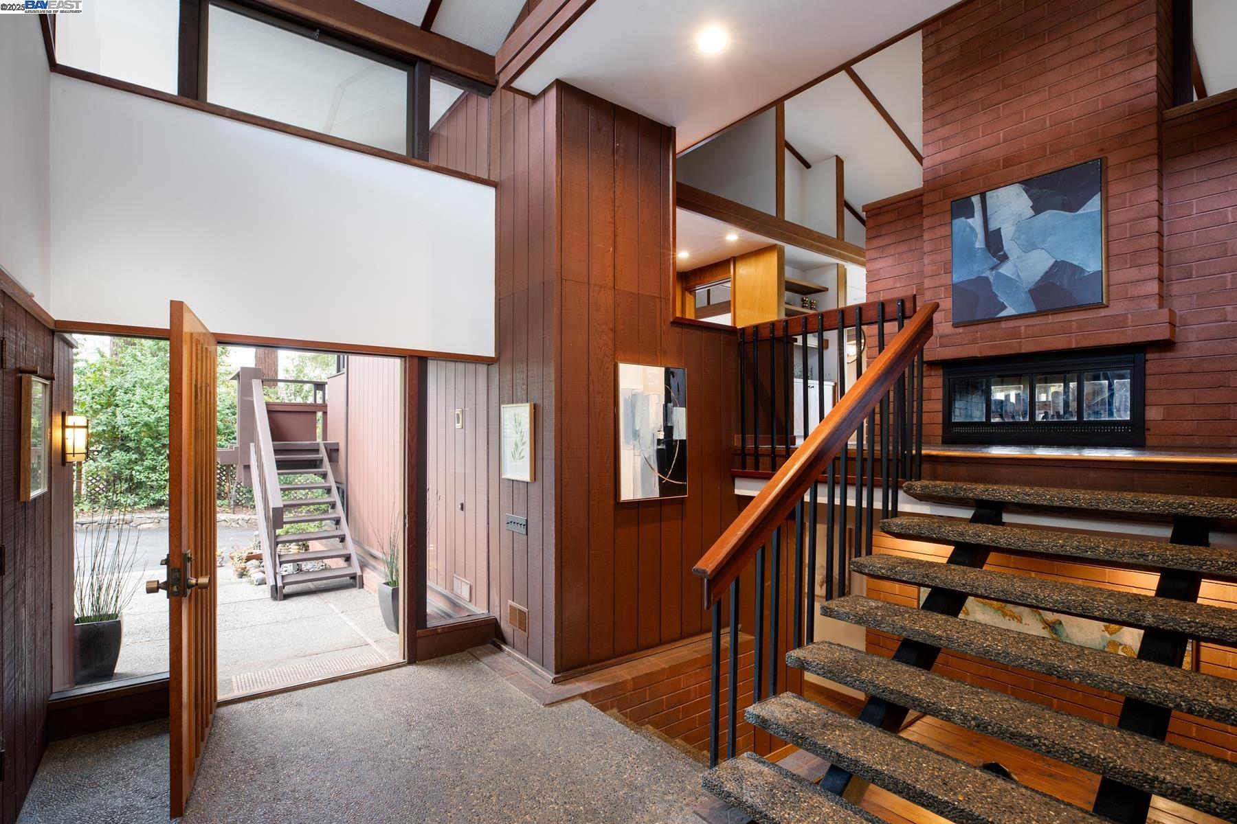 Detail Gallery Image 3 of 42 For 866 Tolman Dr, Stanford,  CA 94305 - 5 Beds | 3 Baths