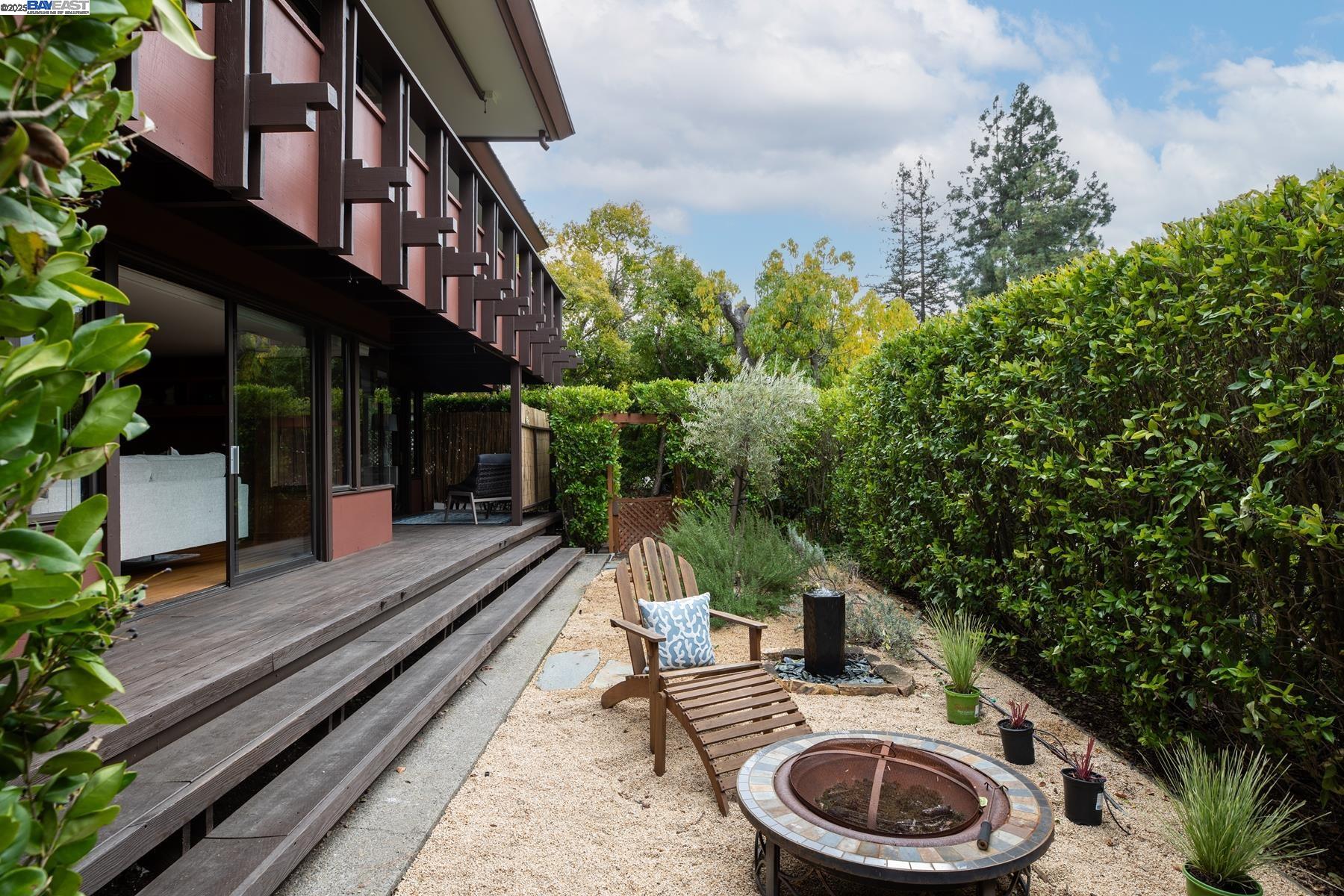 Detail Gallery Image 30 of 42 For 866 Tolman Dr, Stanford,  CA 94305 - 5 Beds | 3 Baths