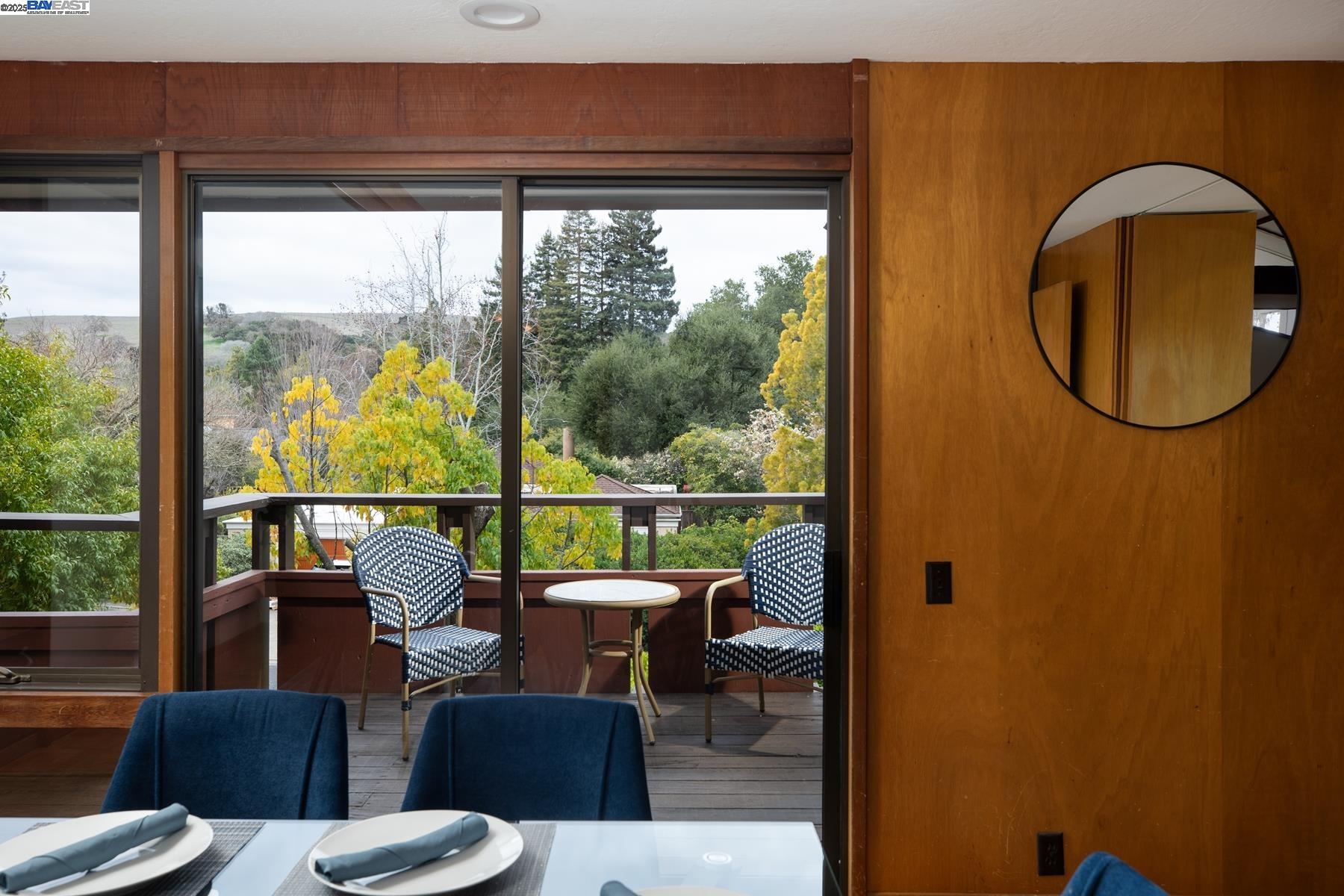 Detail Gallery Image 8 of 42 For 866 Tolman Dr, Stanford,  CA 94305 - 5 Beds | 3 Baths