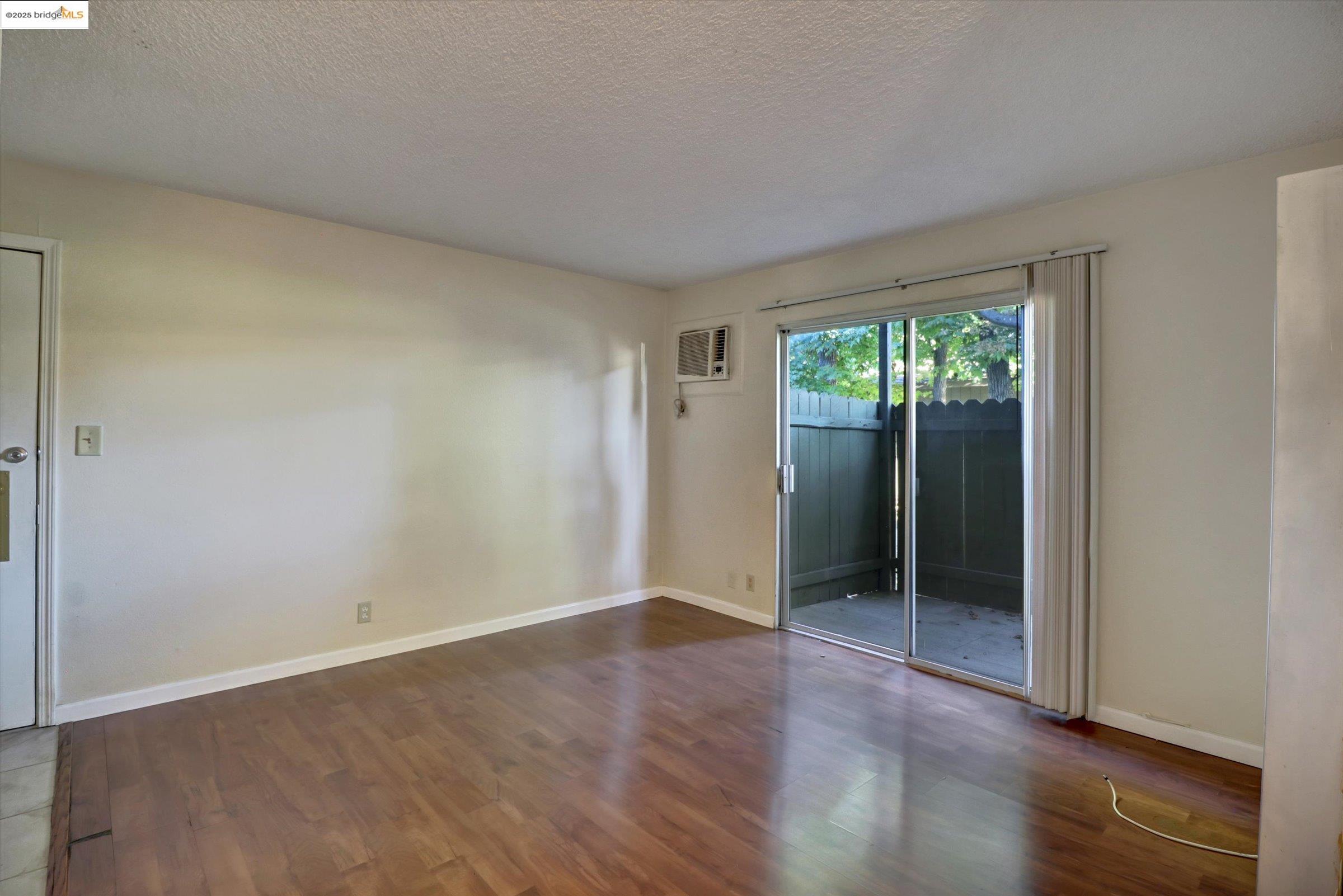Photo #6: 41084320 Listing 
