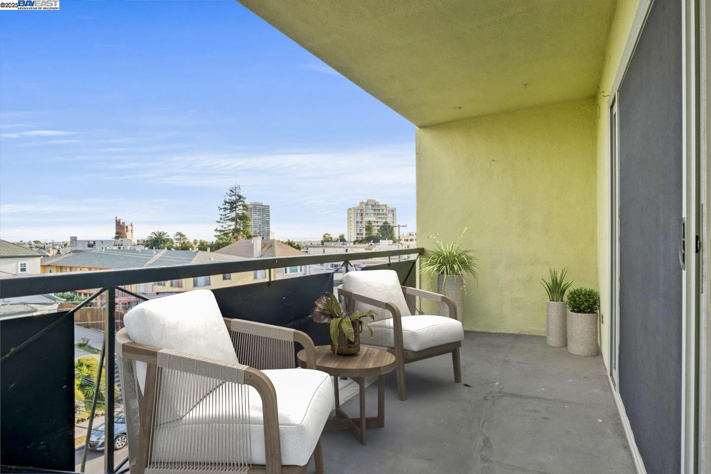 321 Warwick Ave # 302, Oakland, California 94610, 2 Bedrooms Bedrooms, 3 Rooms Rooms,2 BathroomsBathrooms,Residential,For Sale,321 Warwick Ave # 302,41084336