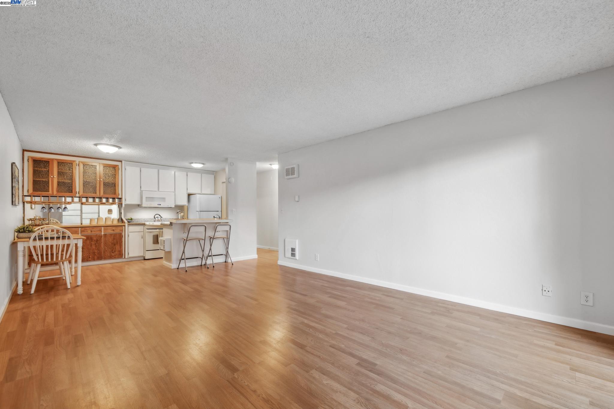 Photo #3: 41084350 Listing 
