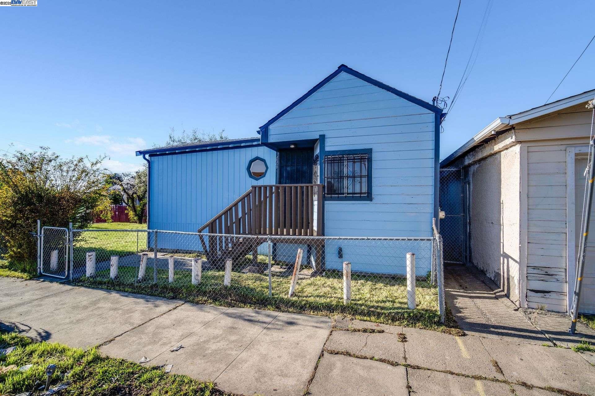 1605 57th Avenue, Oakland, California 94621, 2 Bedrooms Bedrooms, 5 Rooms Rooms,2 BathroomsBathrooms,Residential,For Sale,1605 57th Avenue,41084357