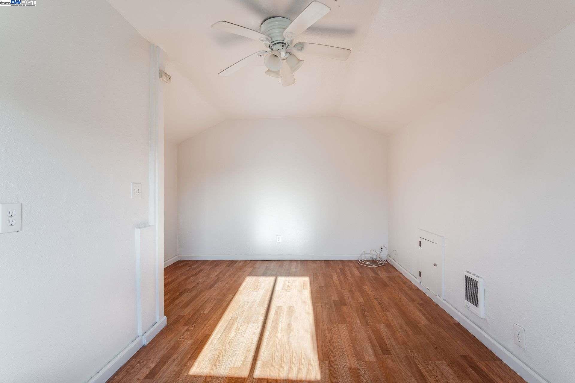 1605 57th Avenue, Oakland, California 94621, 2 Bedrooms Bedrooms, 5 Rooms Rooms,2 BathroomsBathrooms,Residential,For Sale,1605 57th Avenue,41084357