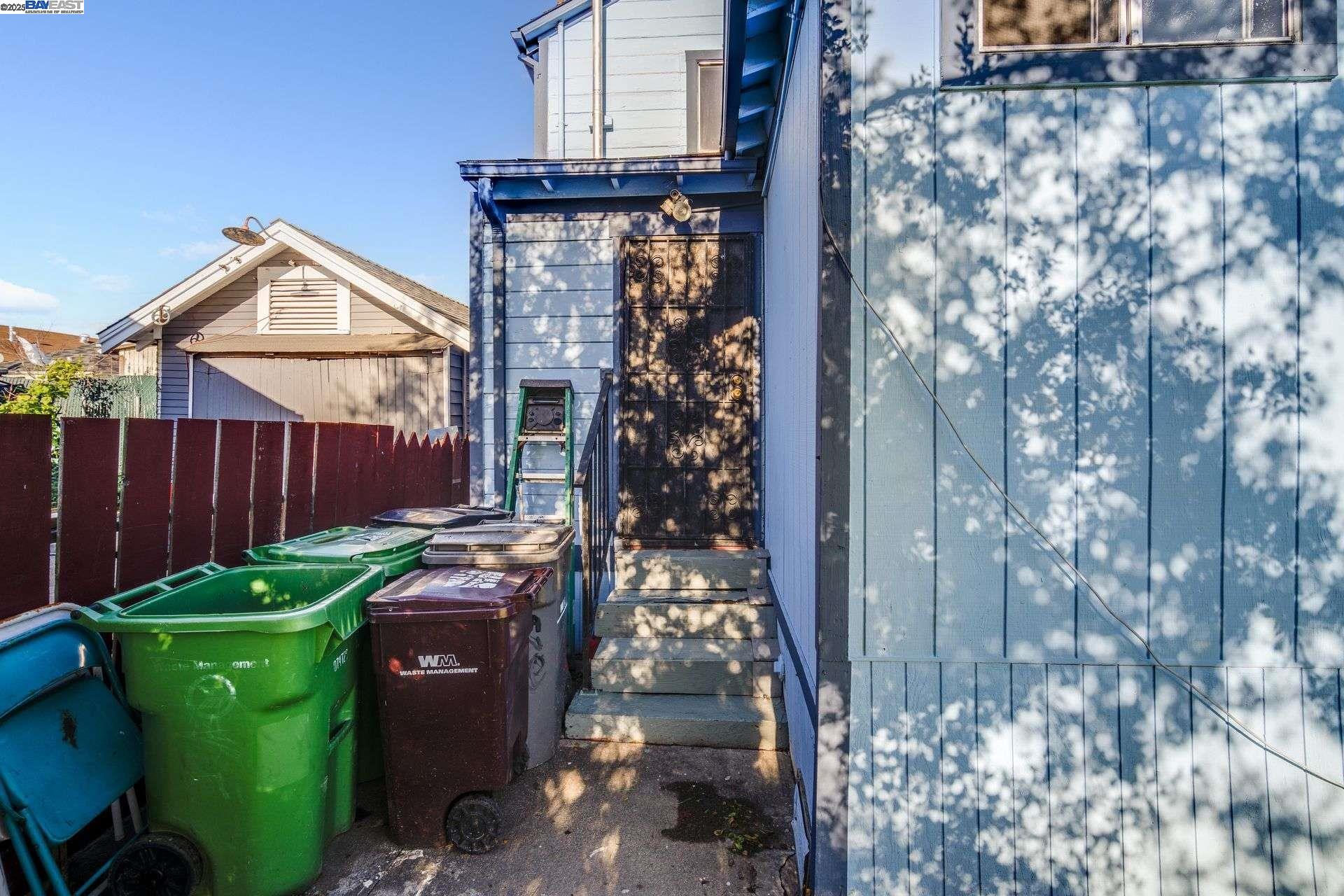1605 57th Avenue, Oakland, California 94621, 2 Bedrooms Bedrooms, 5 Rooms Rooms,2 BathroomsBathrooms,Residential,For Sale,1605 57th Avenue,41084357