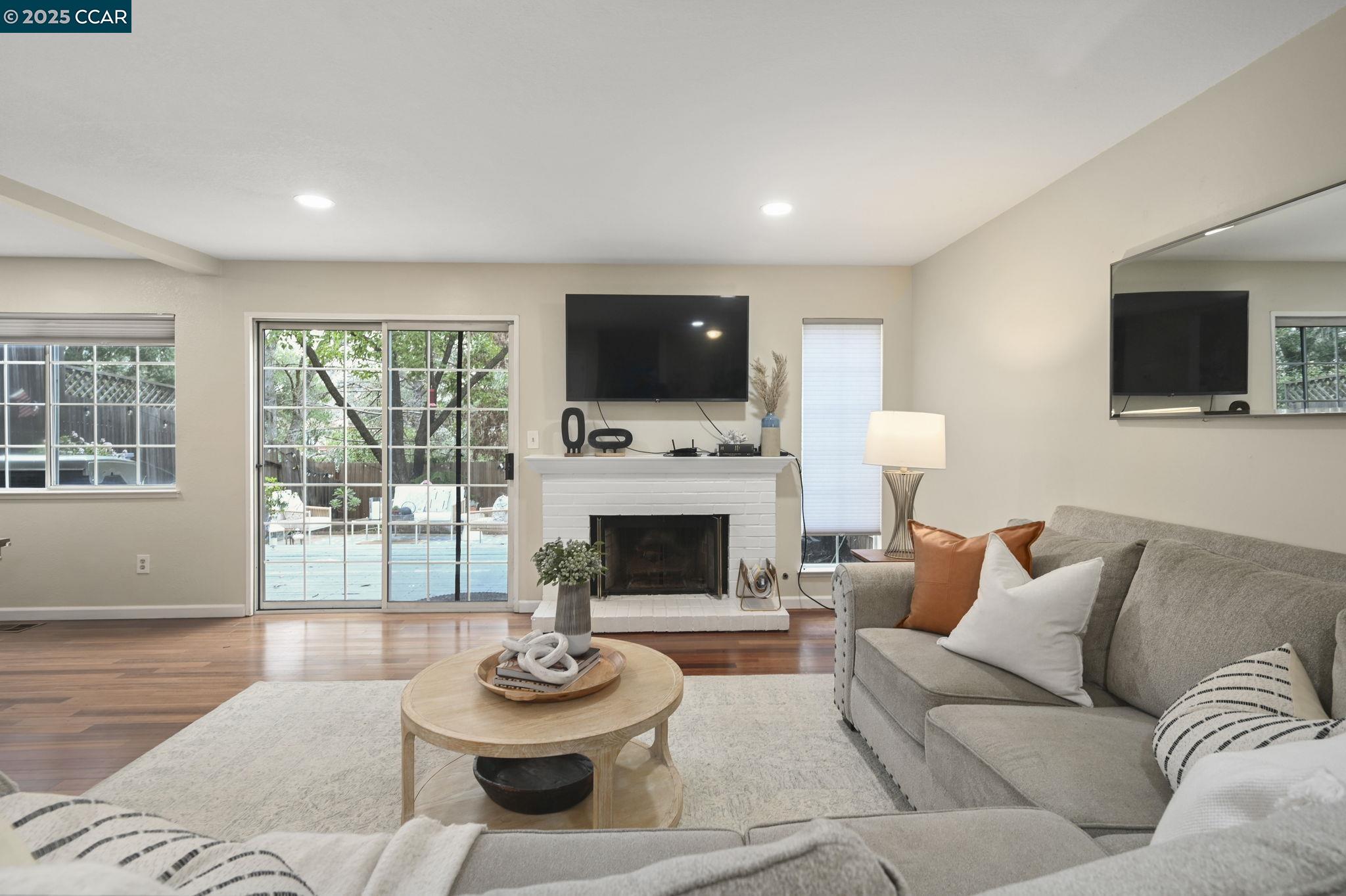 Browse active condo listings in CRESTHILL