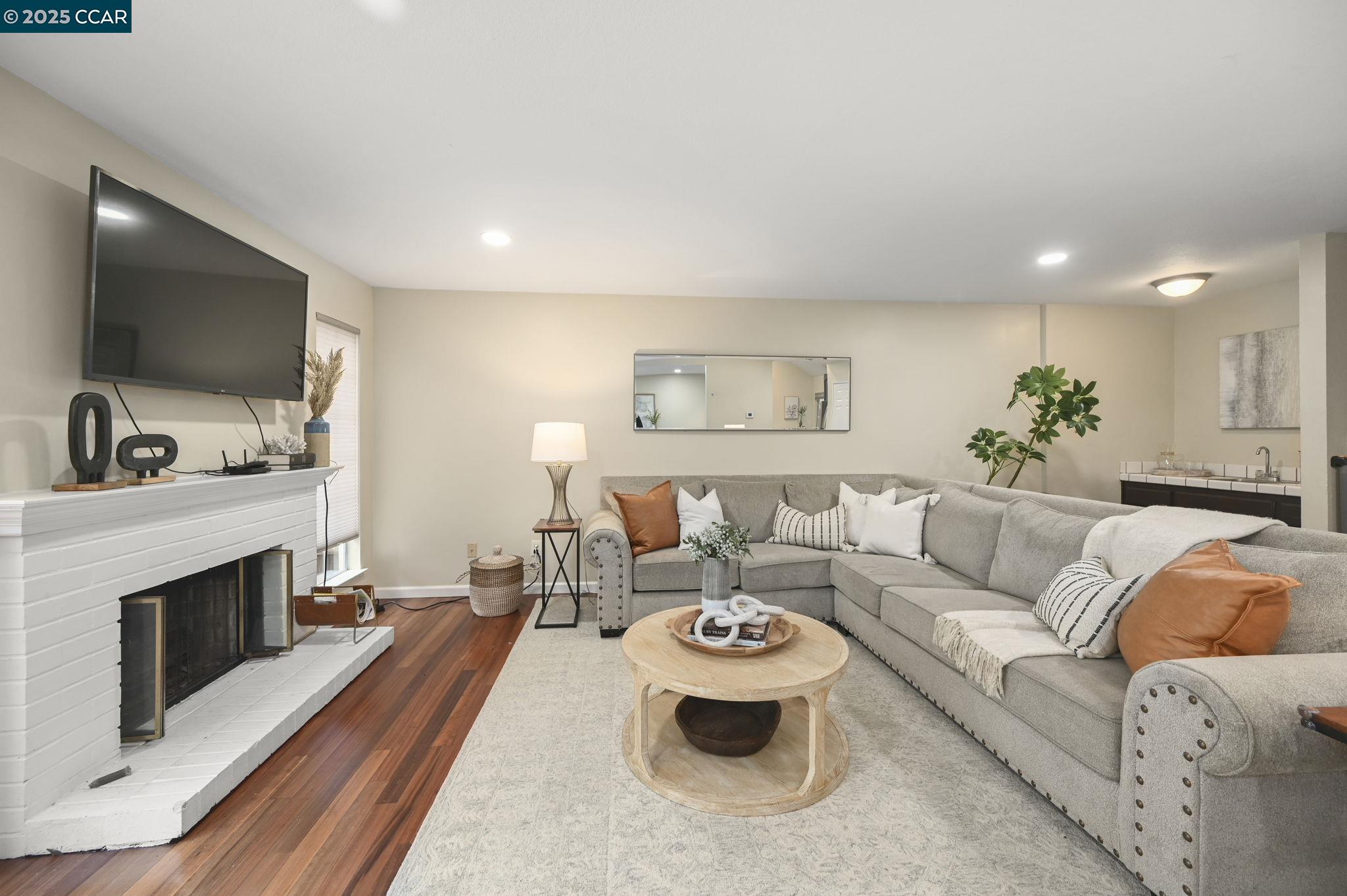 Photo #5: 41084369 Listing 