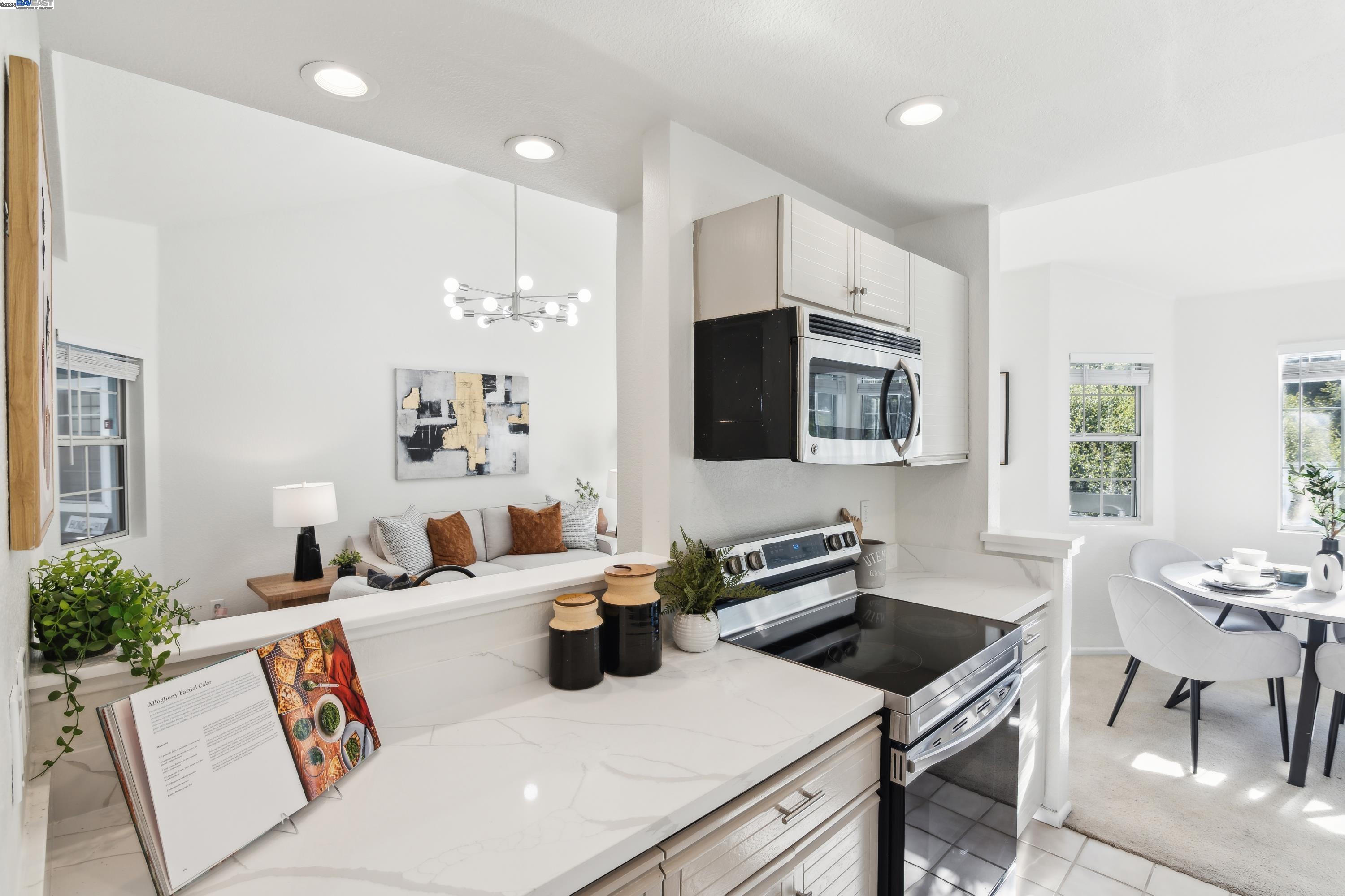 Photo #2: 41084376 Listing 