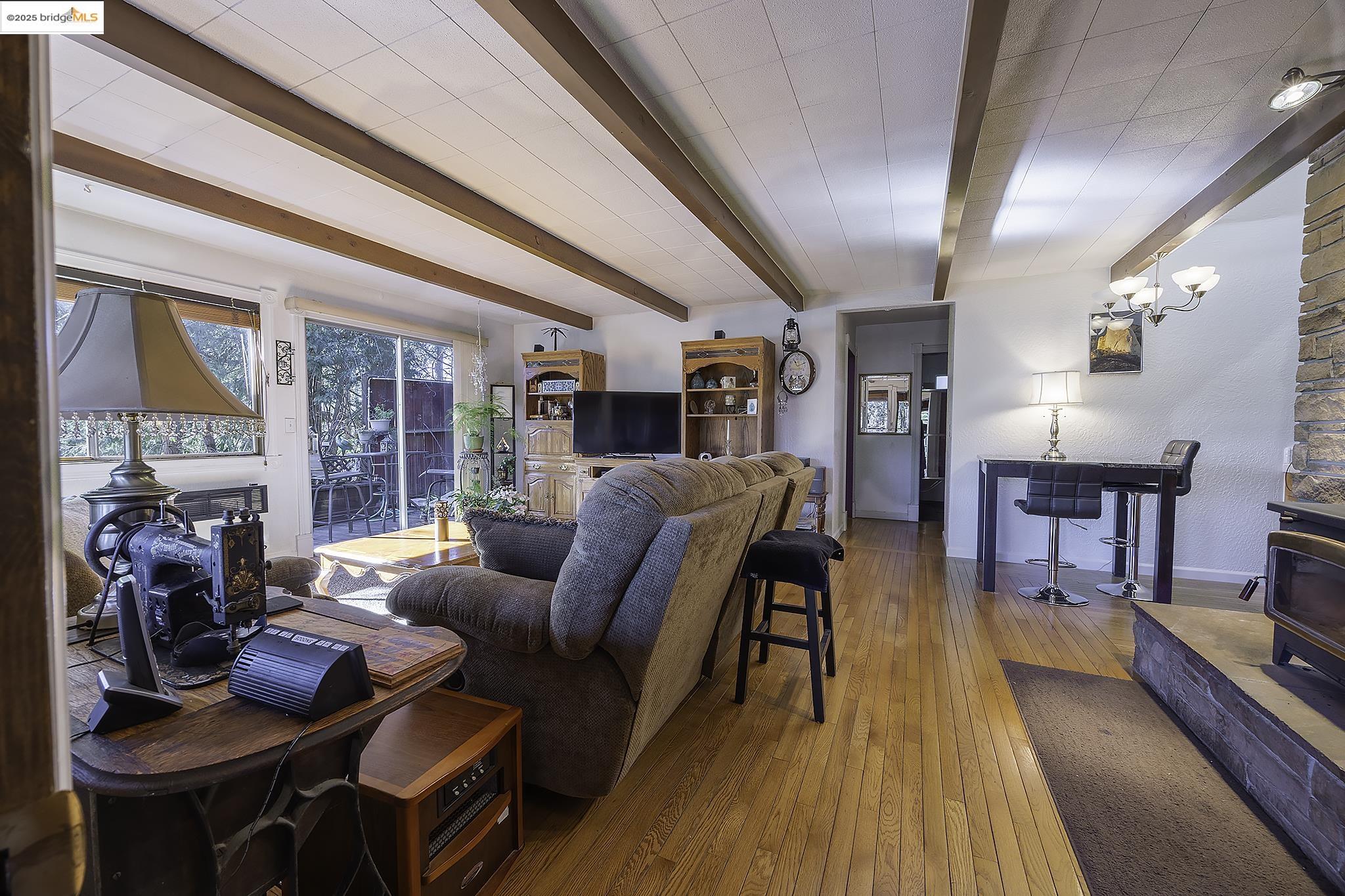 Detail Gallery Image 3 of 20 For 21024 Lama Teumete, Mi Wuk Village,  CA 95346-0481 - 2 Beds | 1/1 Baths