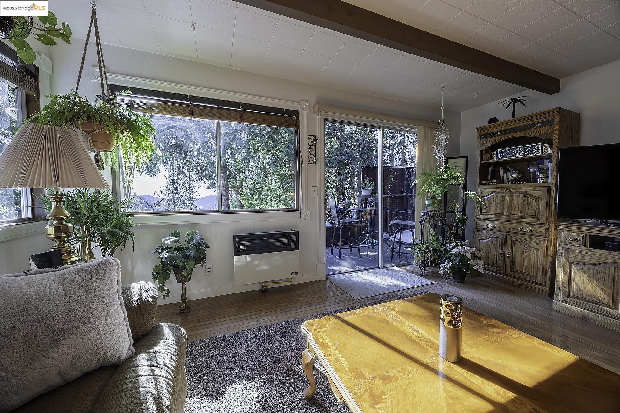 Detail Gallery Image 4 of 20 For 21024 Lama Teumete, Mi Wuk Village,  CA 95346-0481 - 2 Beds | 1/1 Baths