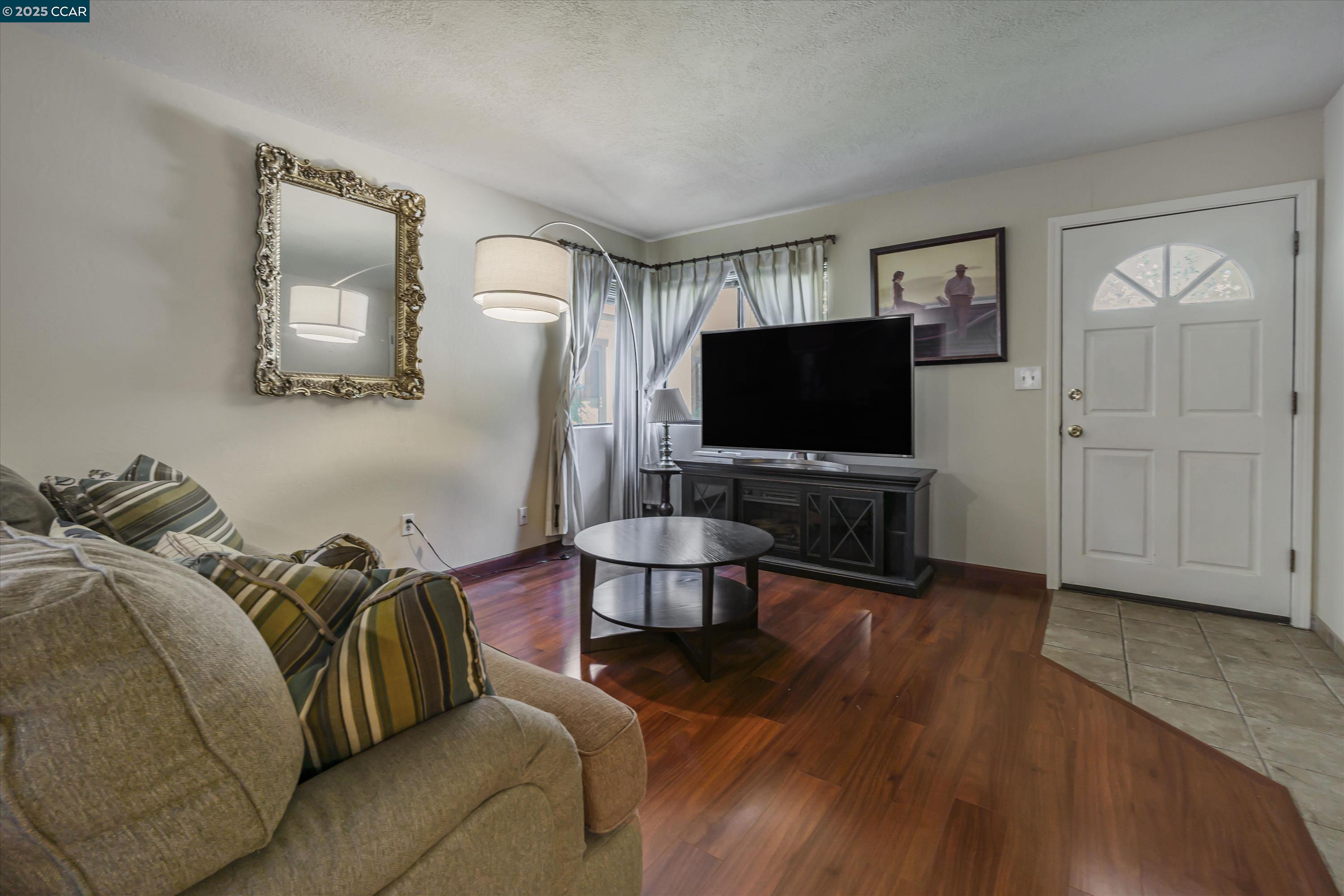 Photo #3: 41084380 Listing 