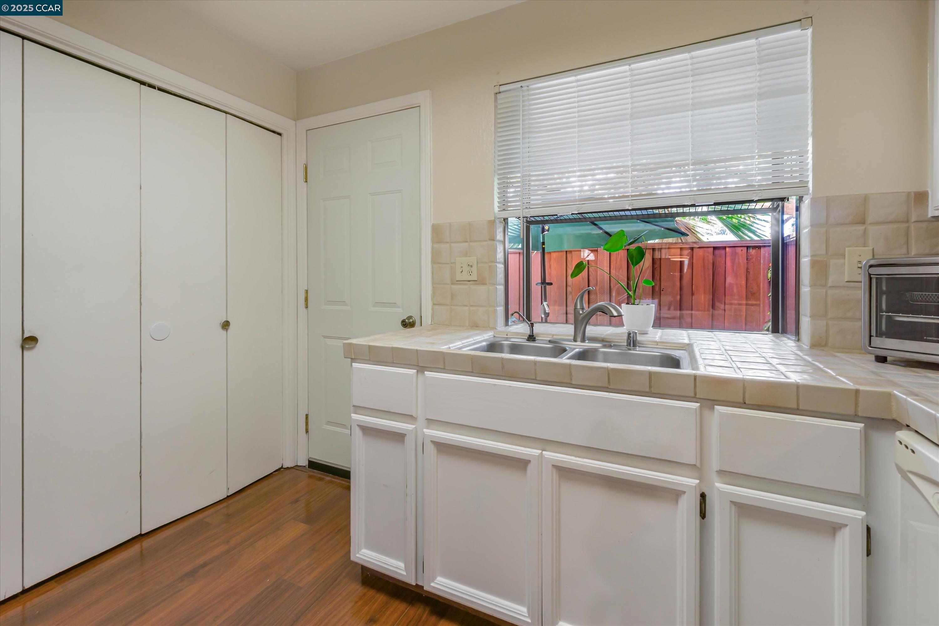 Photo #6: 41084380 Listing: Photo #6