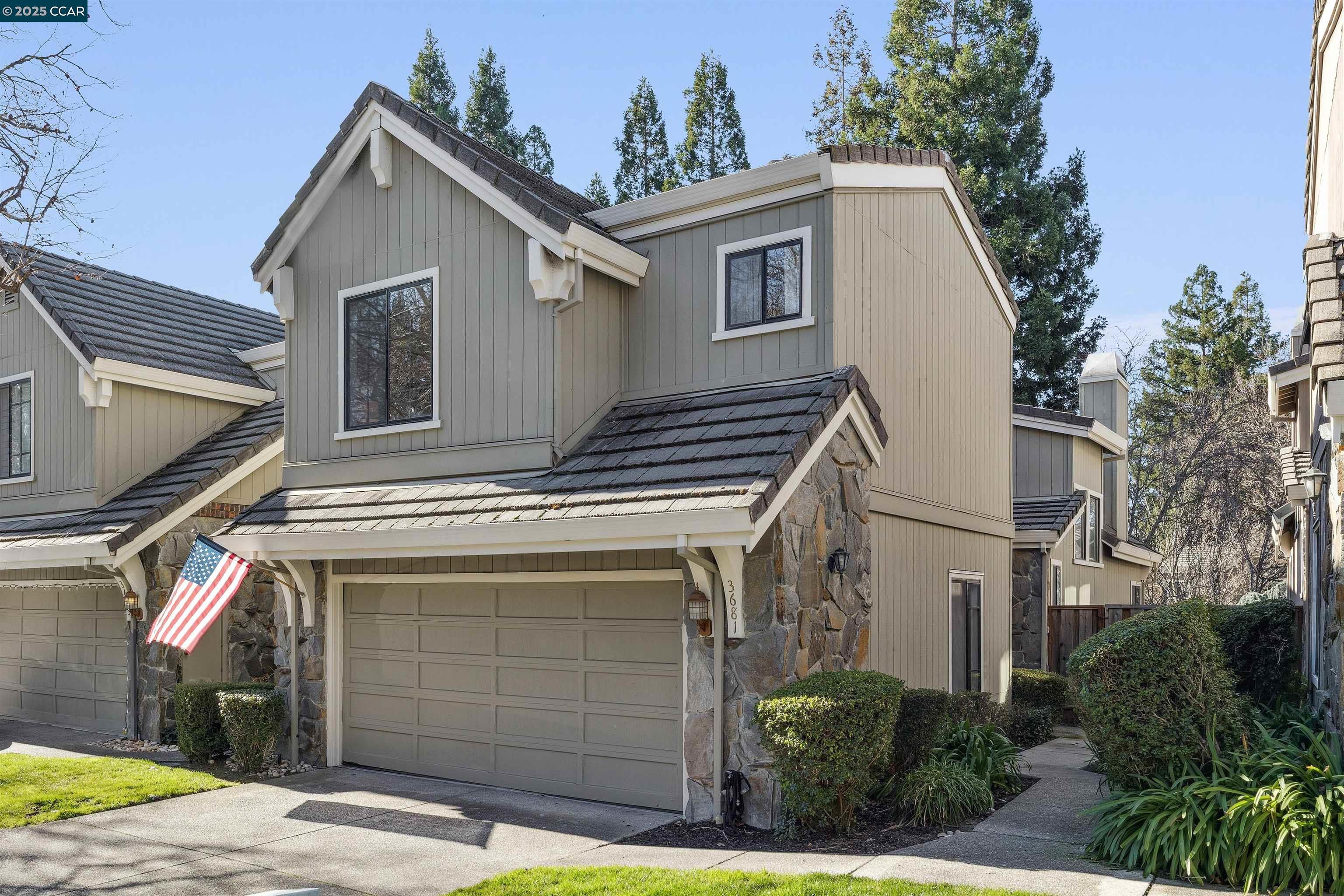 More Details about MLS # 41084391 : 3681 SILVER OAK PL