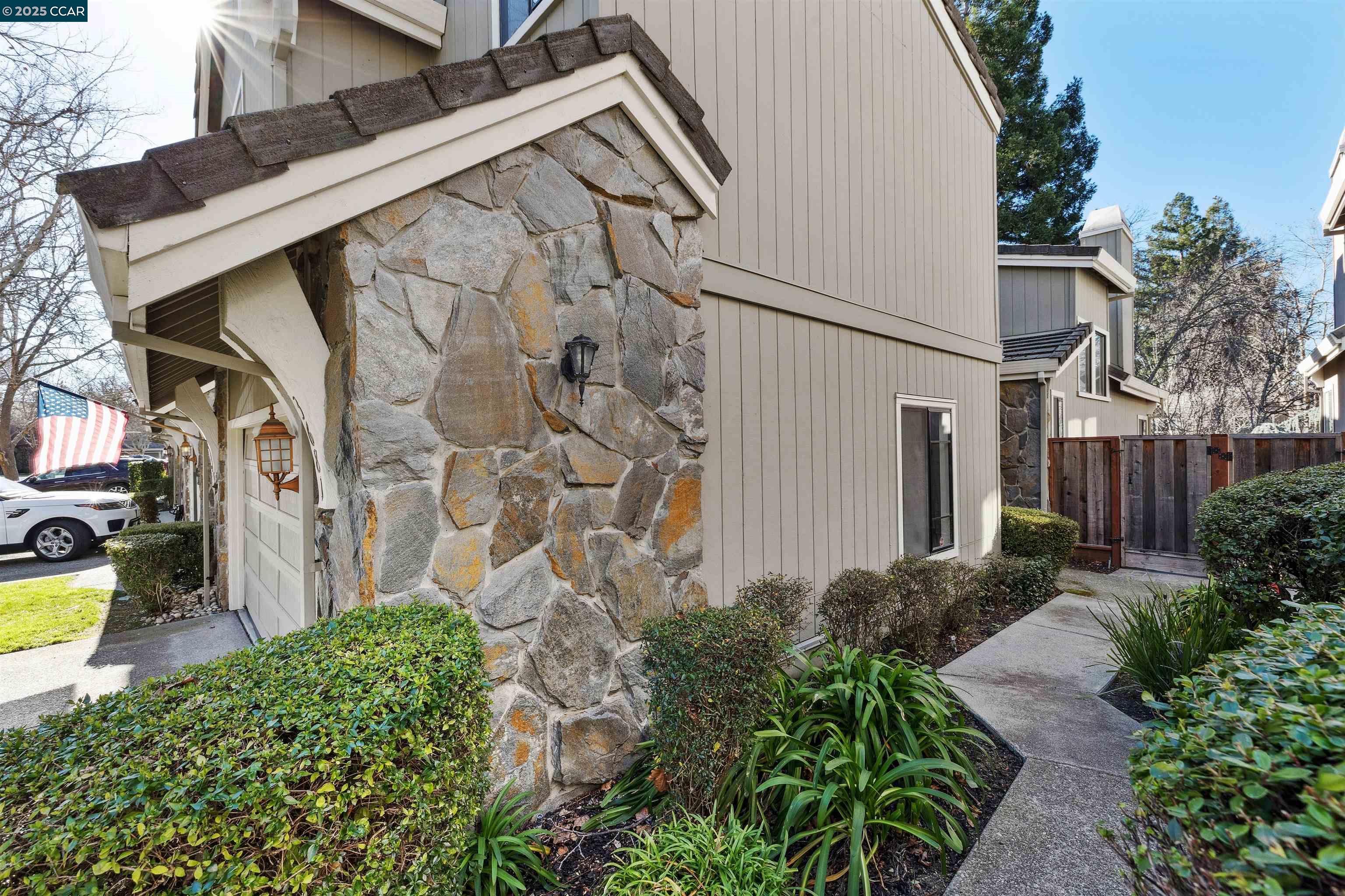 Photo #2: 41084391 Listing 