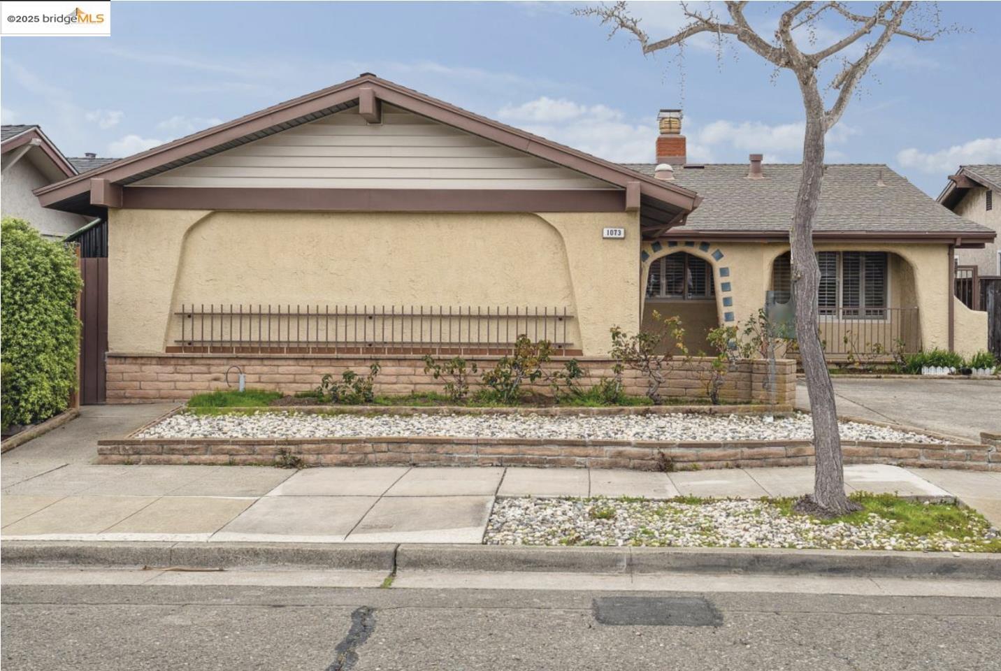 Detail Gallery Image 1 of 1 For 1073 Camellia, Alameda,  CA 94502 - 3 Beds | 2 Baths