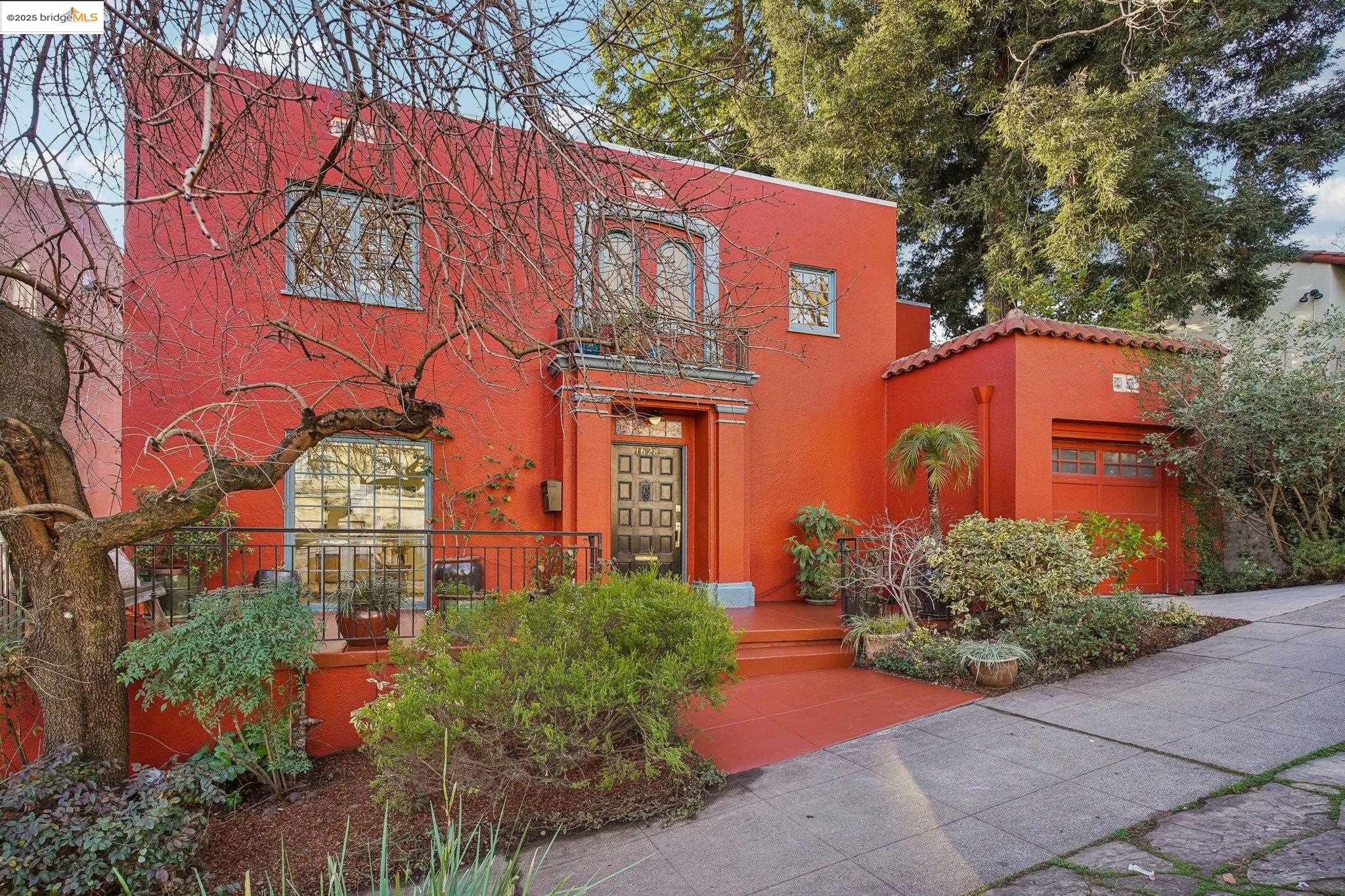 Detail Gallery Image 1 of 1 For 1628 Euclid Ave, Berkeley,  CA 94709 - 4 Beds | 2/1 Baths