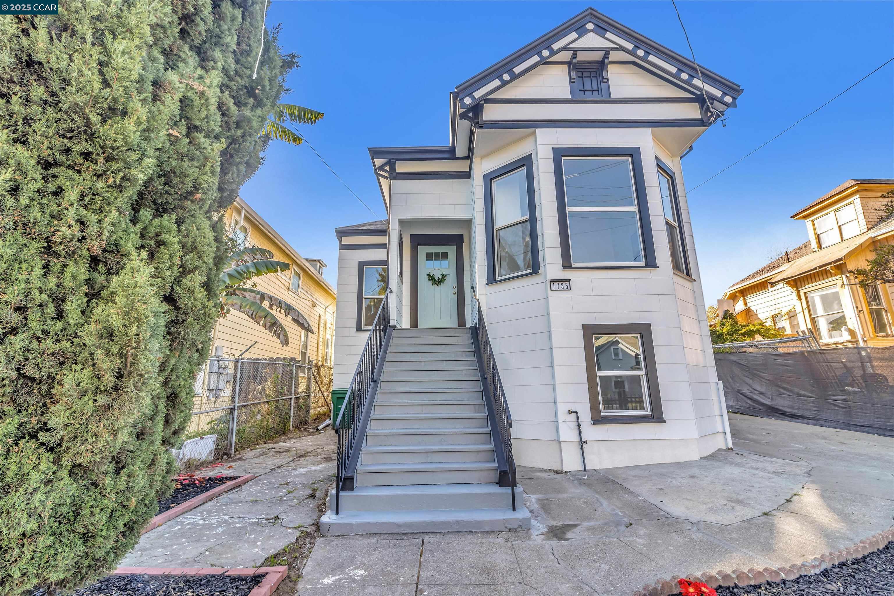 Detail Gallery Image 1 of 1 For 1735 23rd Ave, Oakland,  CA 94606 - 4 Beds | 2/1 Baths